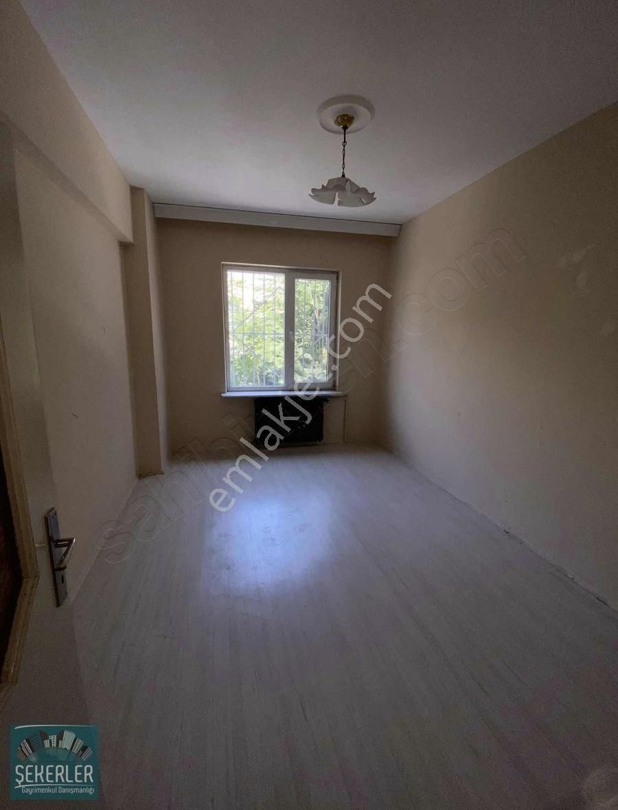 Şekerlerden Altıparmakta Satılık Geniş Ara Kat Daire - Görsel 18