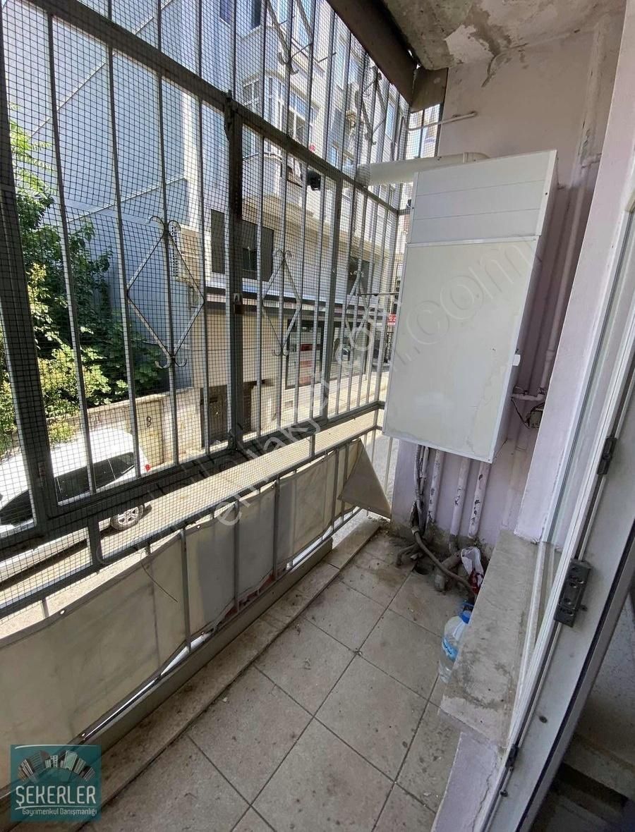 Şekerlerden Altıparmakta Satılık Geniş Ara Kat Daire - Görsel 12