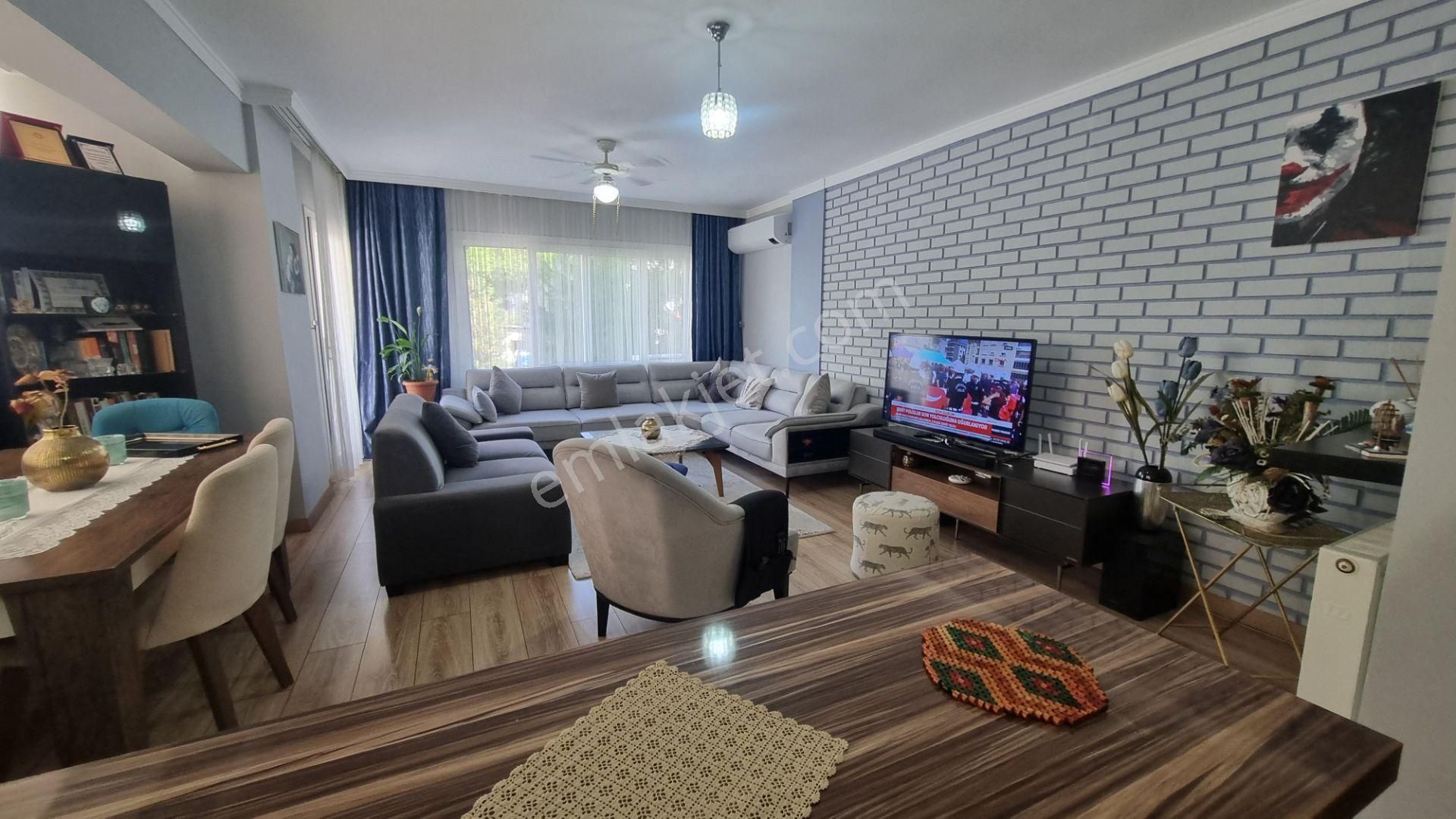 Bostanlıda Sahile Yakın İçi Full Yapılı 3+1 Satılık Daire