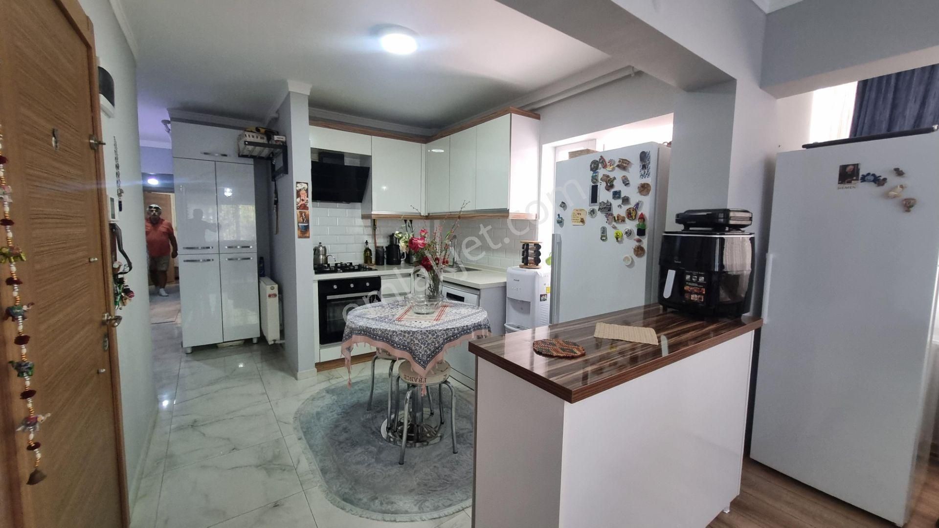 Bostanlıda Sahile Yakın İçi Full Yapılı 3+1 Satılık Daire - Görsel 9