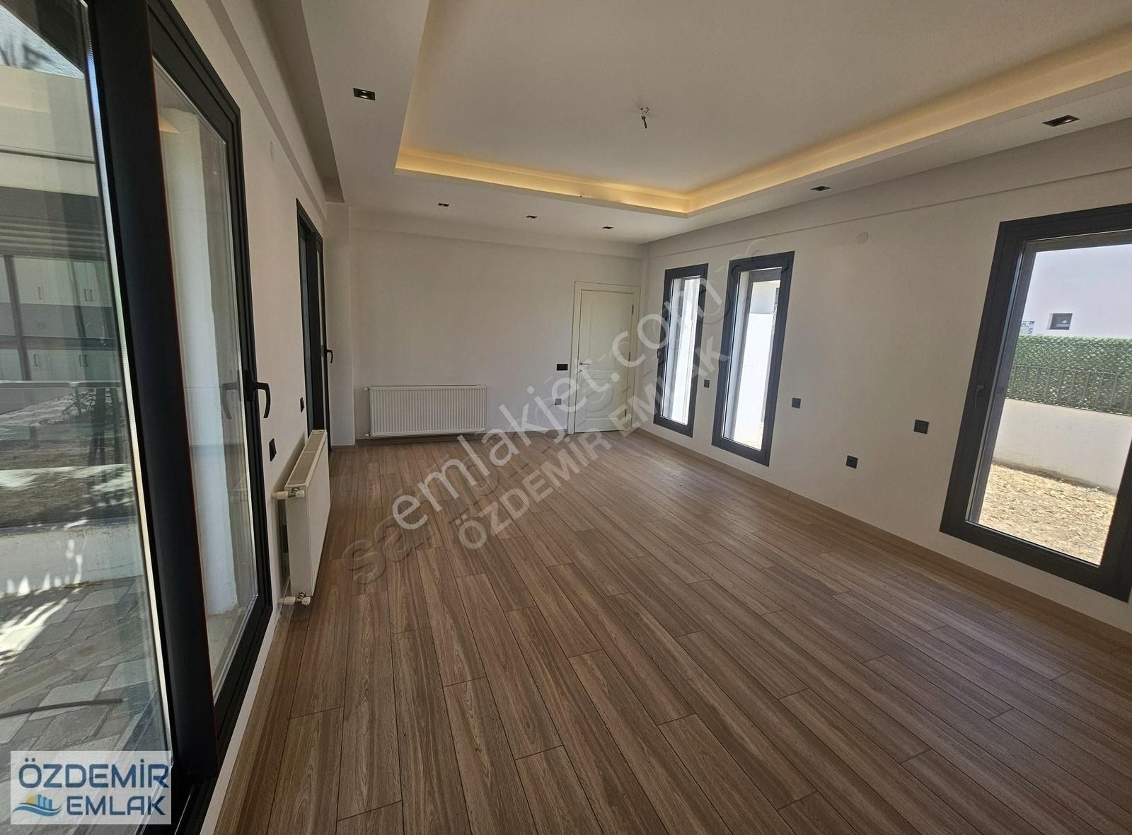 Havuzlu Butik Sitede Kapalı Mutfak Satılık 3+1 Dubleks Villa - Görsel 2