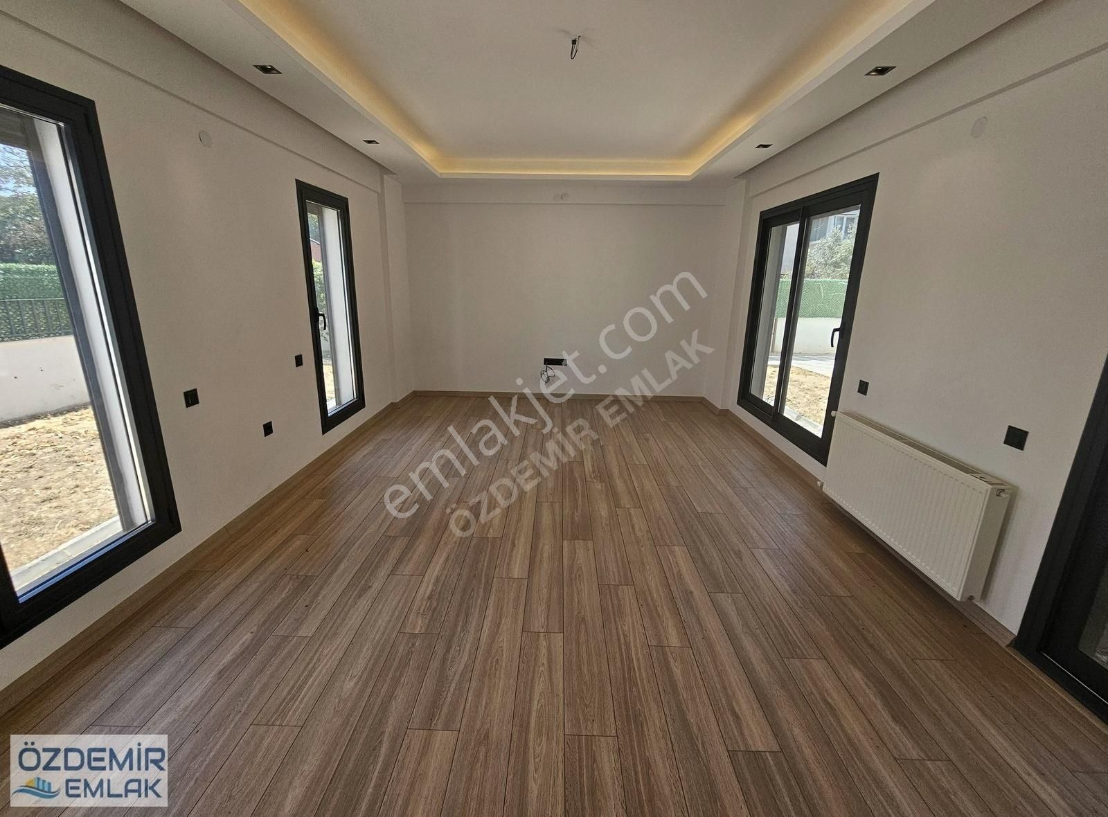 Havuzlu Butik Sitede Kapalı Mutfak Satılık 3+1 Dubleks Villa - Görsel 22