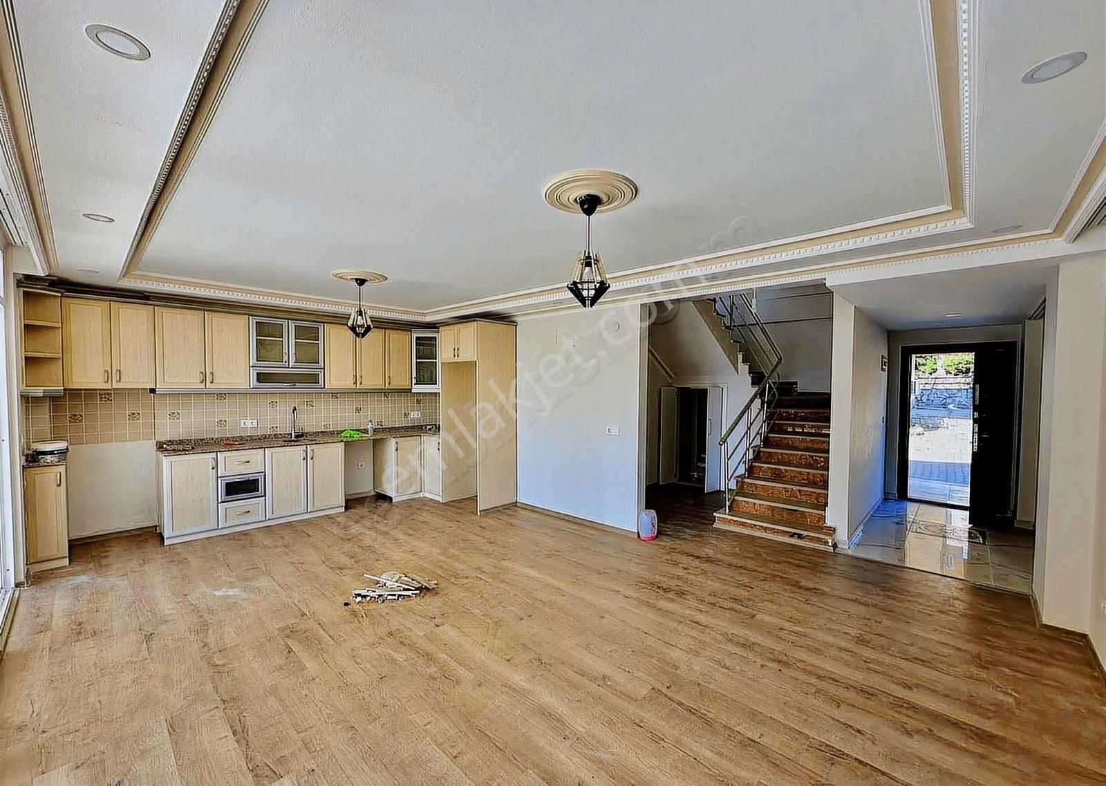 Alanya Demirtaş'da Satılık 4+1 Villa - Görsel 6