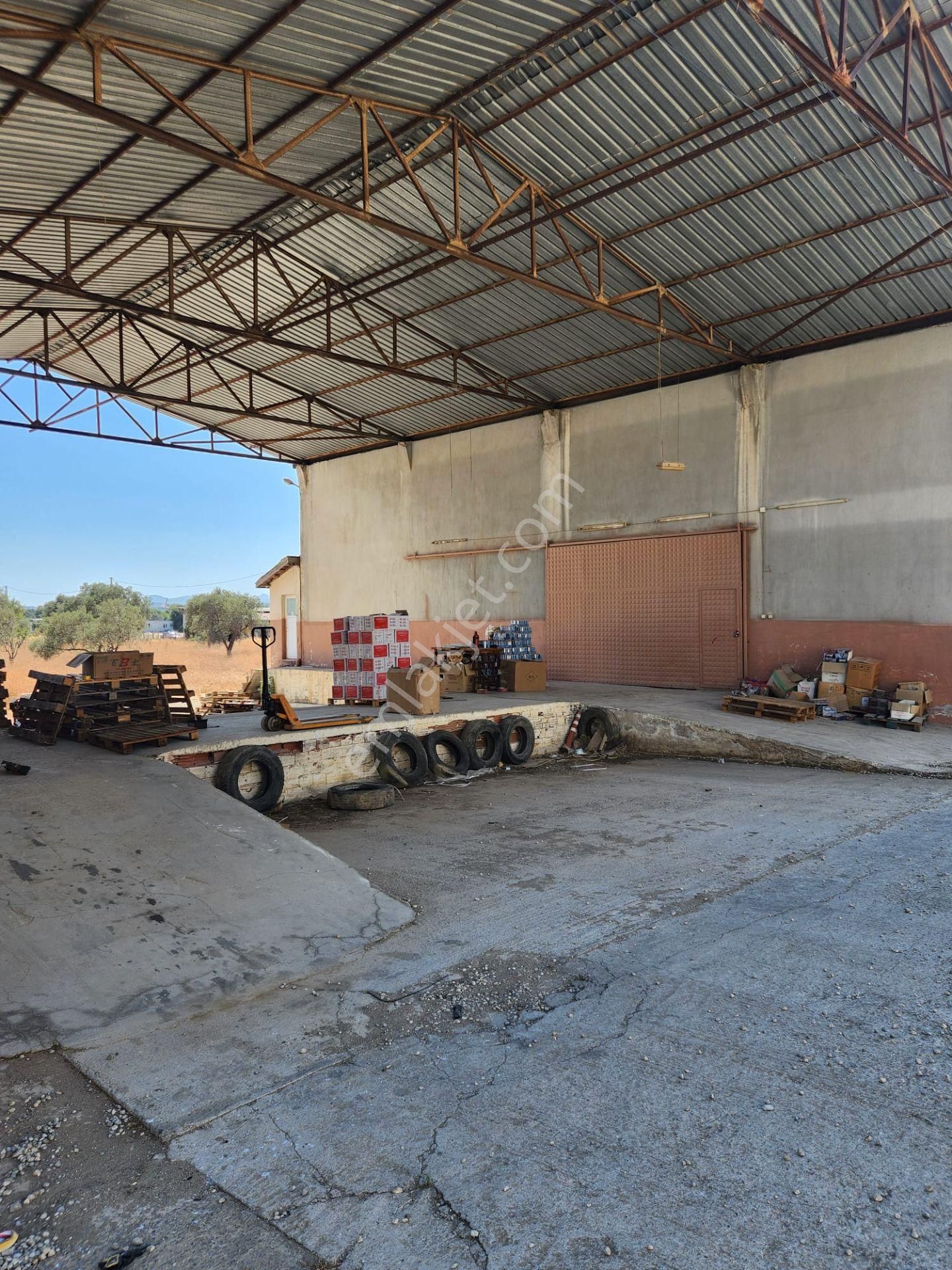 Görecede Merkezi Konumda 12.700m2 Üzerinde 1.000m2 Kapalı Alana Sahip Kiralık Arazi - Görsel 6