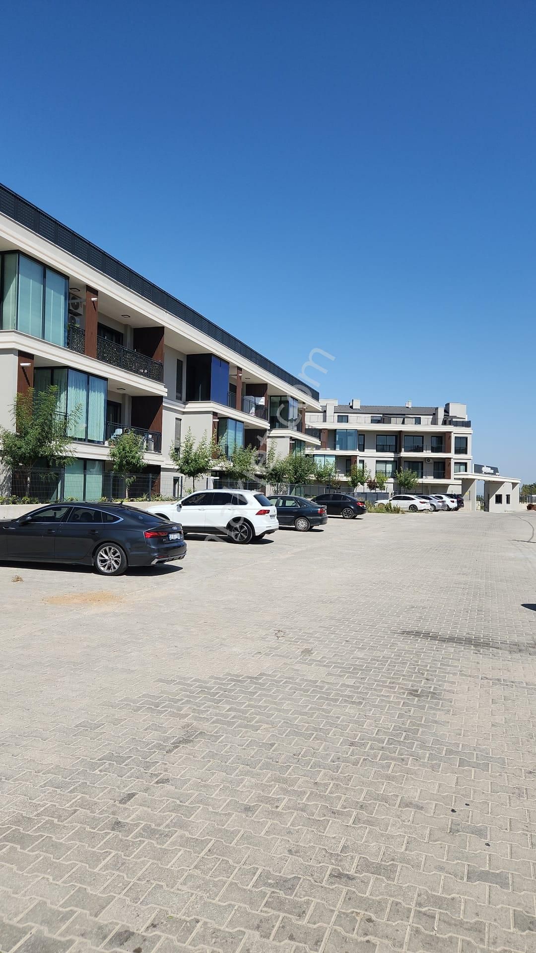 Görecede Merkezi Konumda 12.700m2 Üzerinde 1.000m2 Kapalı Alana Sahip Kiralık Arazi - Görsel 16