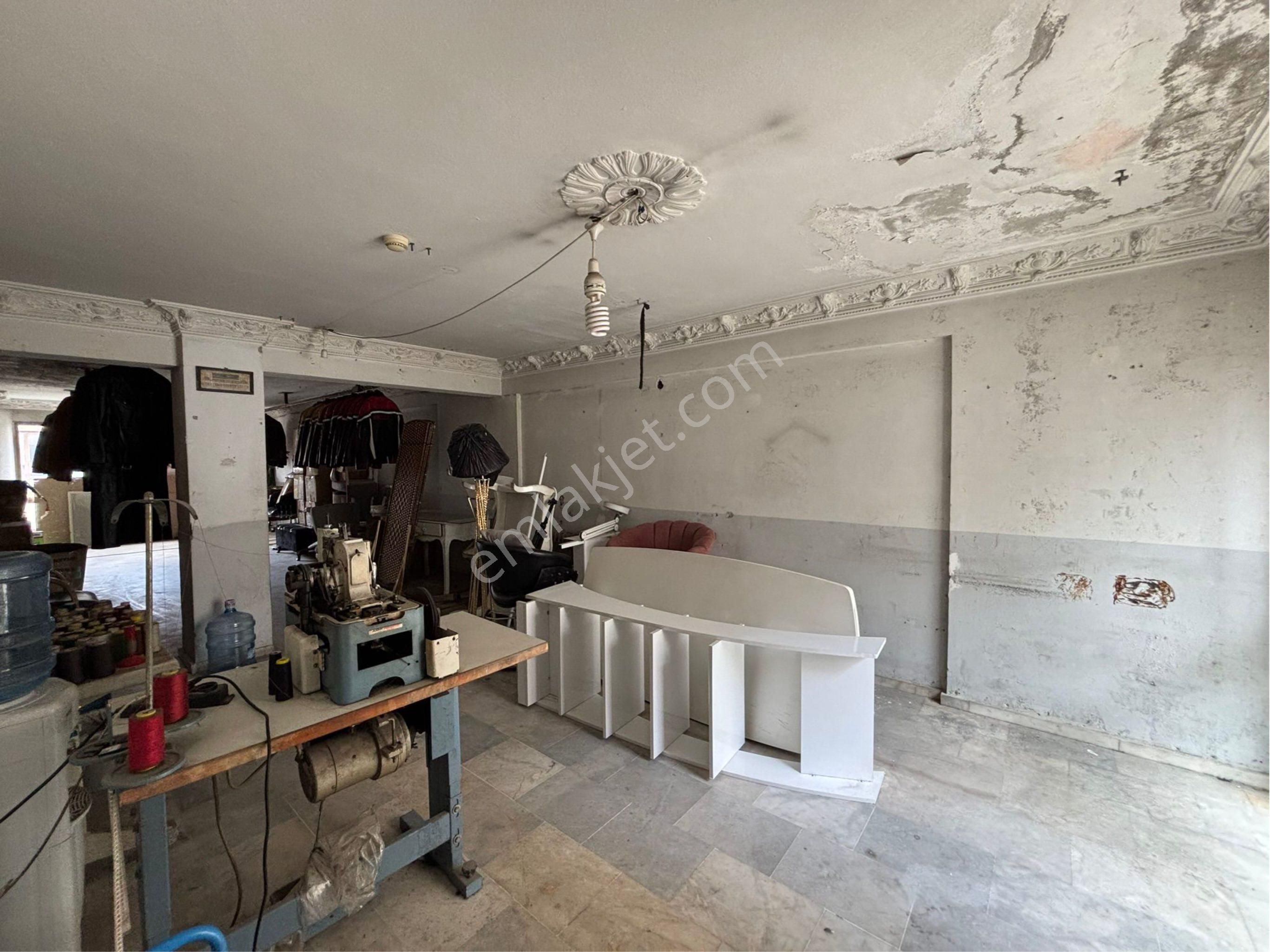 Basmanede 4 Ofis 1 Dükkan 8 Depo 1000m2 Satılık İş Yeri! - Görsel 31