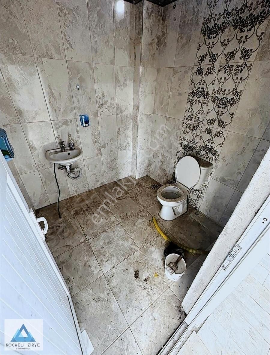 Başiskele Kullar'da Fabrikalara Yakın Depo - Görsel 14