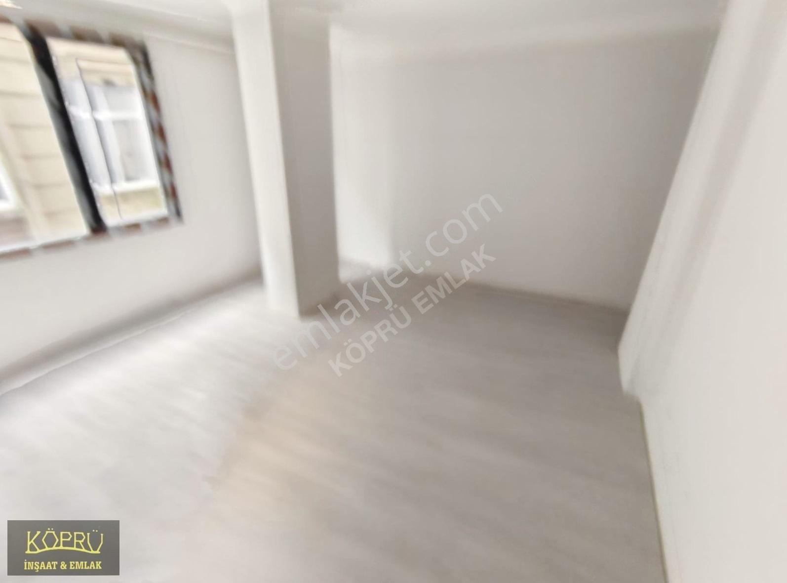 Yunusemre Mah'de Ana Caddeye Yakın 125m2 3+1 1.kat Lüx Daire - Görsel 8