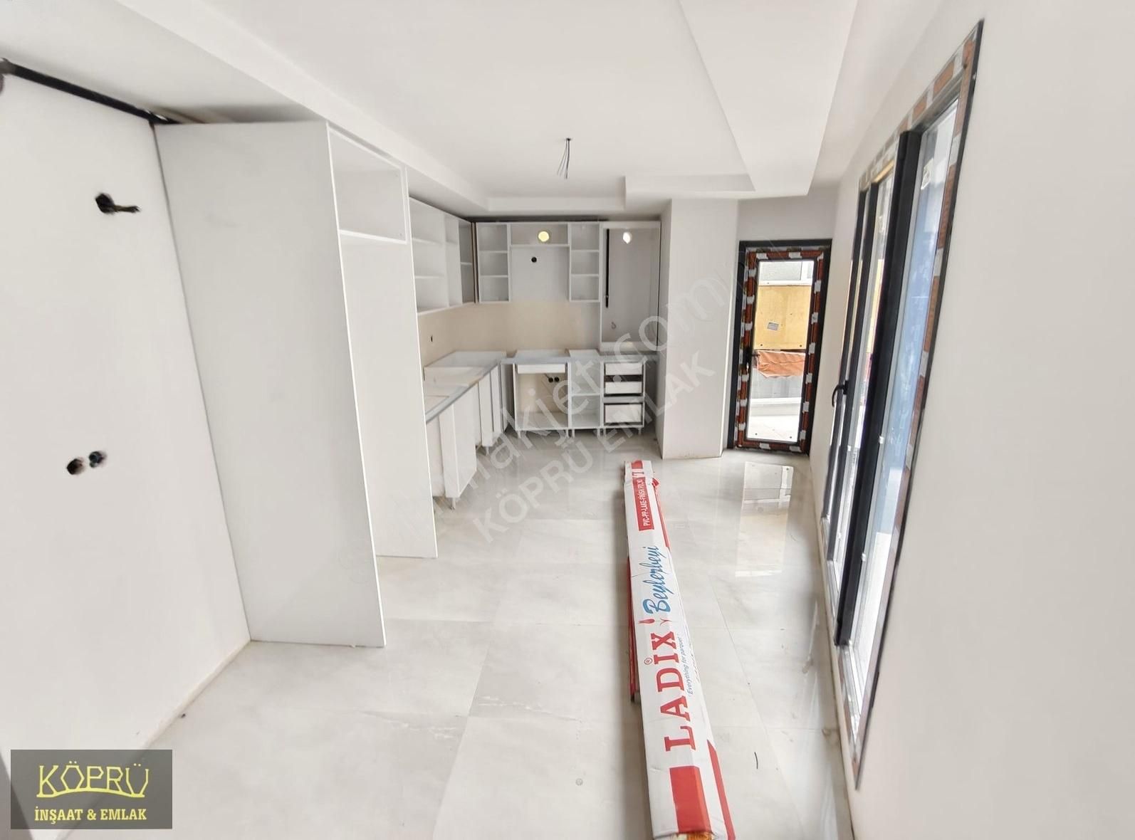 Yunusemre Mah'de Ana Caddeye Yakın 125m2 3+1 1.kat Lüx Daire - Görsel 31