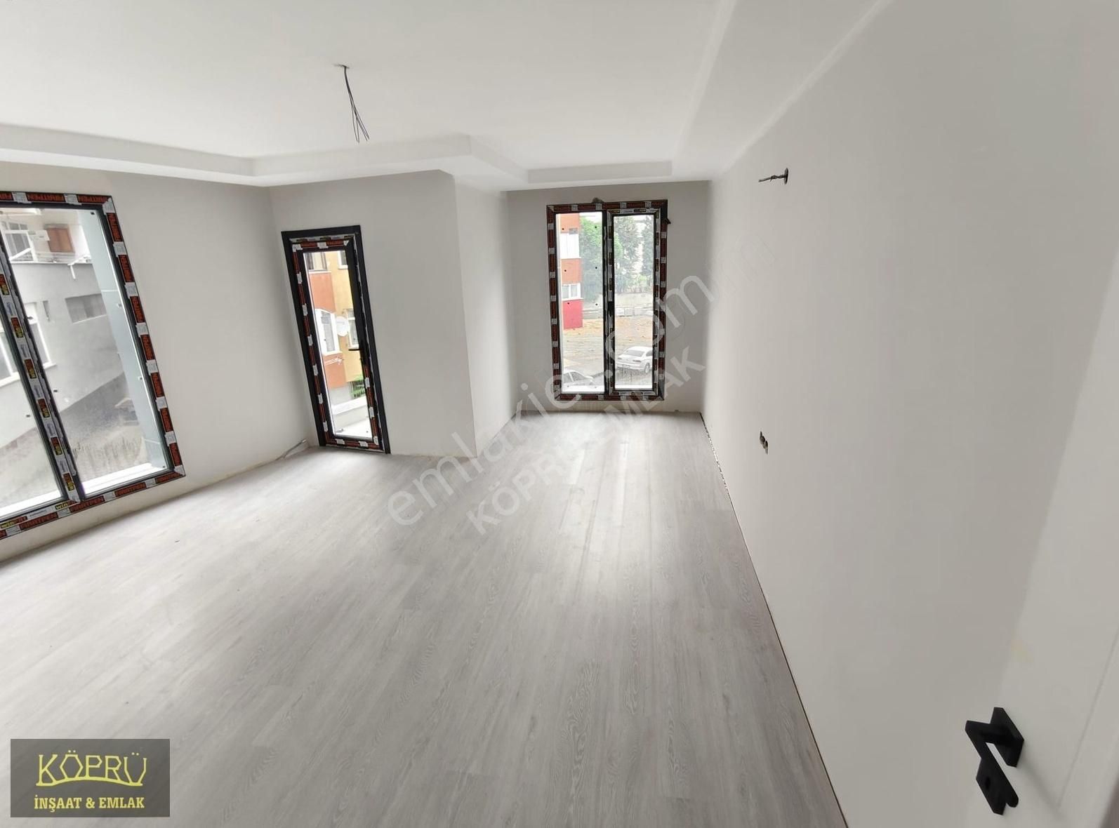 Yunusemre Mah'de Ana Caddeye Yakın 125m2 3+1 1.kat Lüx Daire - Görsel 18