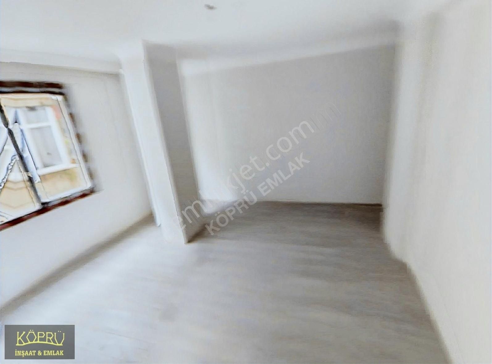 Yunusemre Mah'de Ana Caddeye Yakın 125m2 3+1 1.kat Lüx Daire - Görsel 9