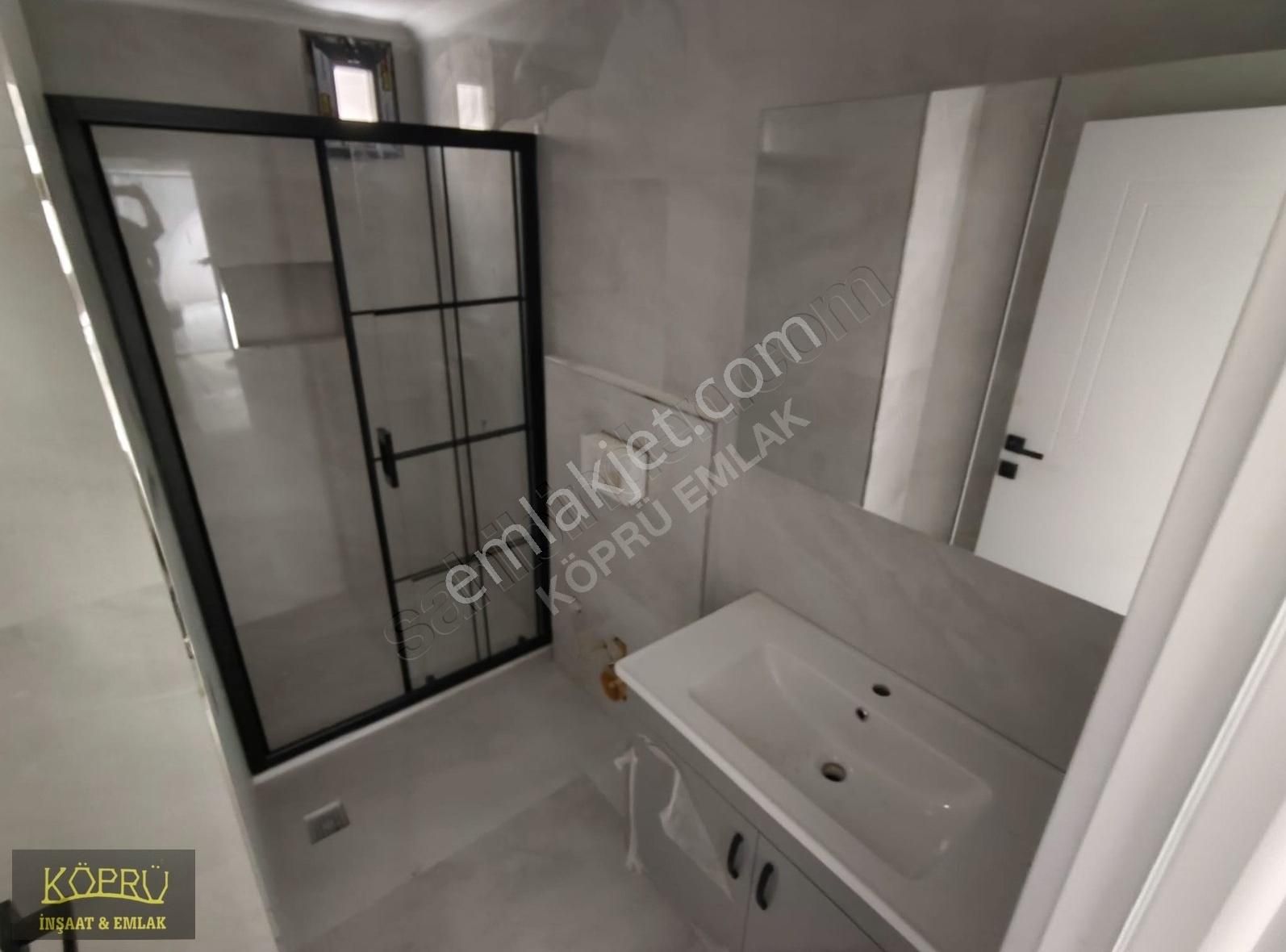 Yunusemre Mah'de Ana Caddeye Yakın 125m2 3+1 1.kat Lüx Daire - Görsel 3