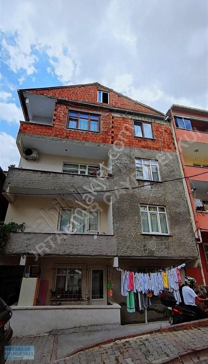 Sancaktepe Sarıgazi Mahallesinde Kompile Satılık Bina