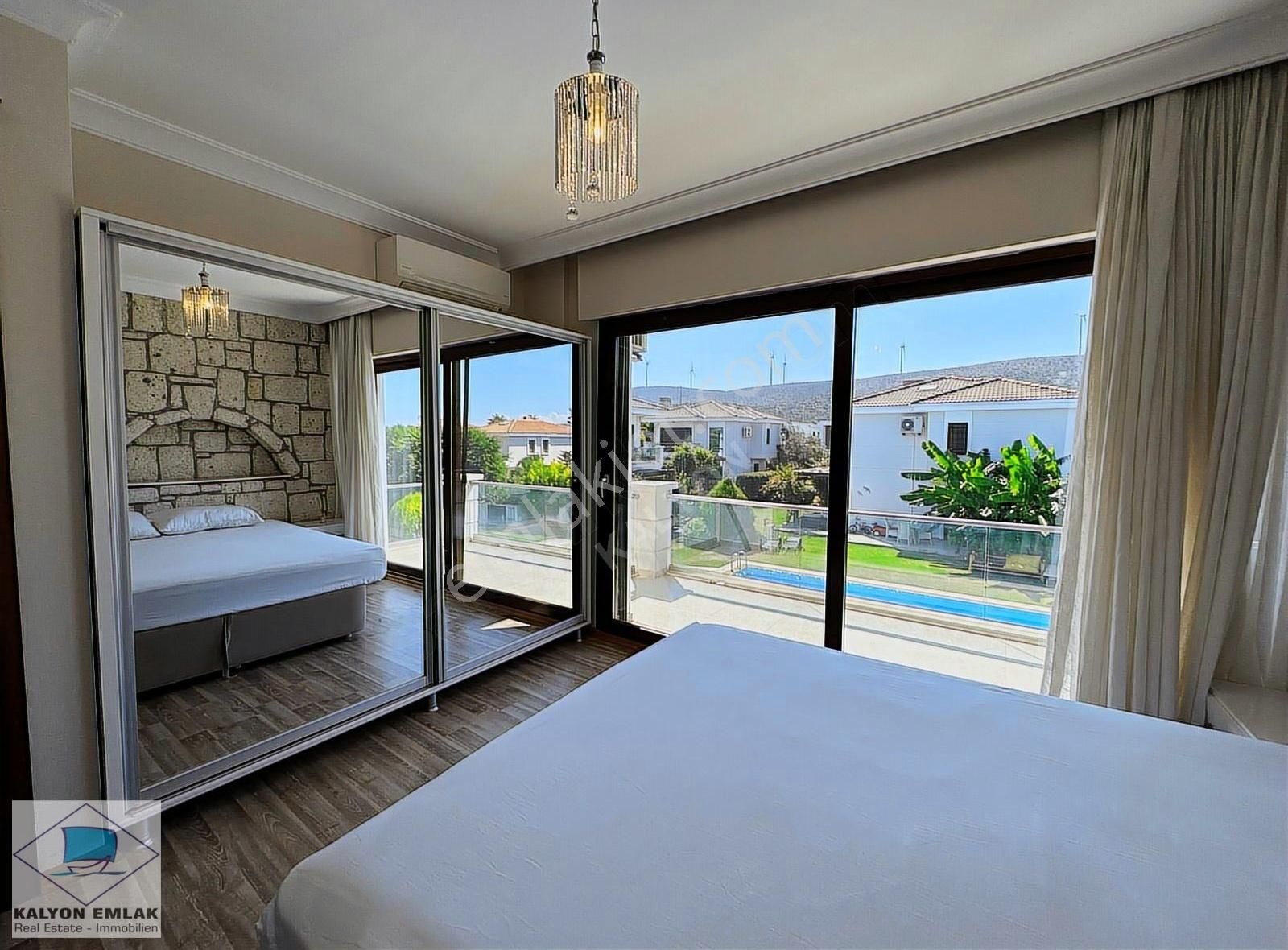 Alaçatı Da Yıllık Kiralık Havuzlu Site İçinde Villa - Görsel 35