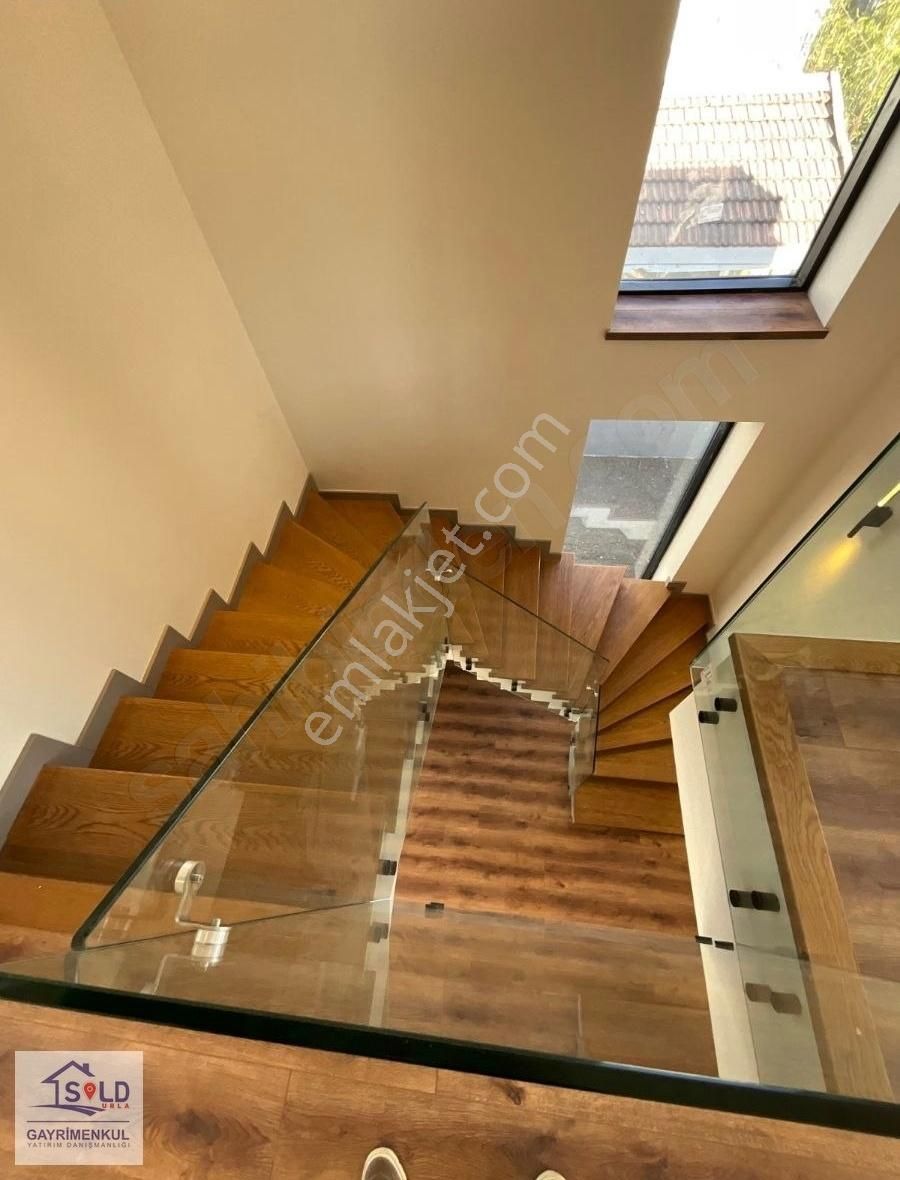 Urla Atatürk Mahallesi'nde Satılık Tam Müstakil Villa - Görsel 13