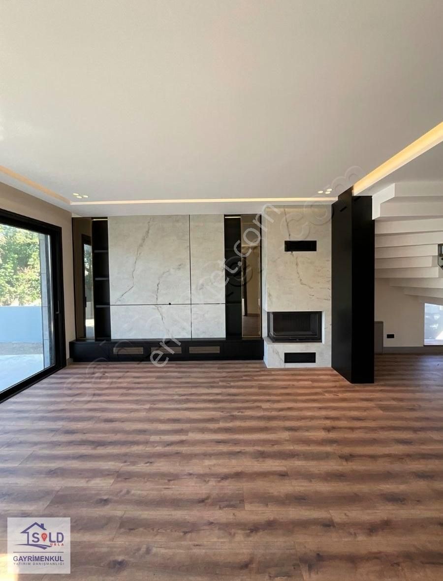 Urla Atatürk Mahallesi'nde Satılık Tam Müstakil Villa - Görsel 18