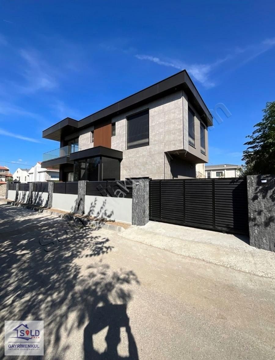 Urla Atatürk Mahallesi'nde Satılık Tam Müstakil Villa - Görsel 17