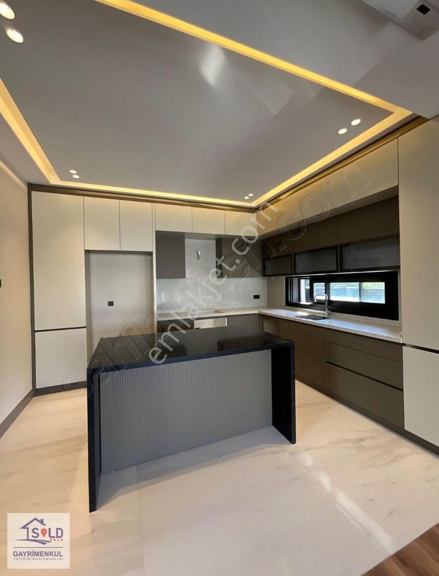 Urla Atatürk Mahallesi'nde Satılık Tam Müstakil Villa - Görsel 7