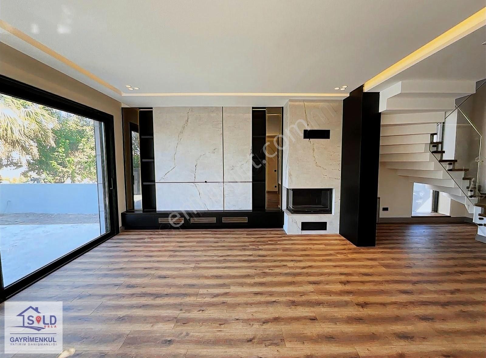 Urla Atatürk Mahallesi'nde Satılık Tam Müstakil Villa - Görsel 9