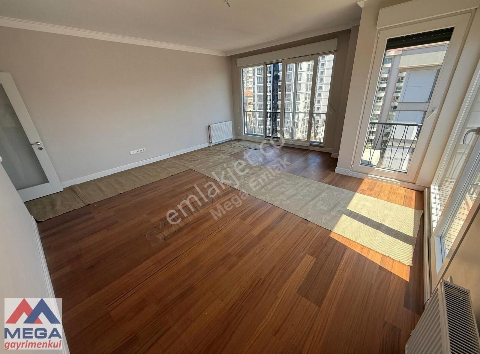 Göztepe'de Bağdat Cad. Yakın 130m2 3+1 Satılık Lüks Daire