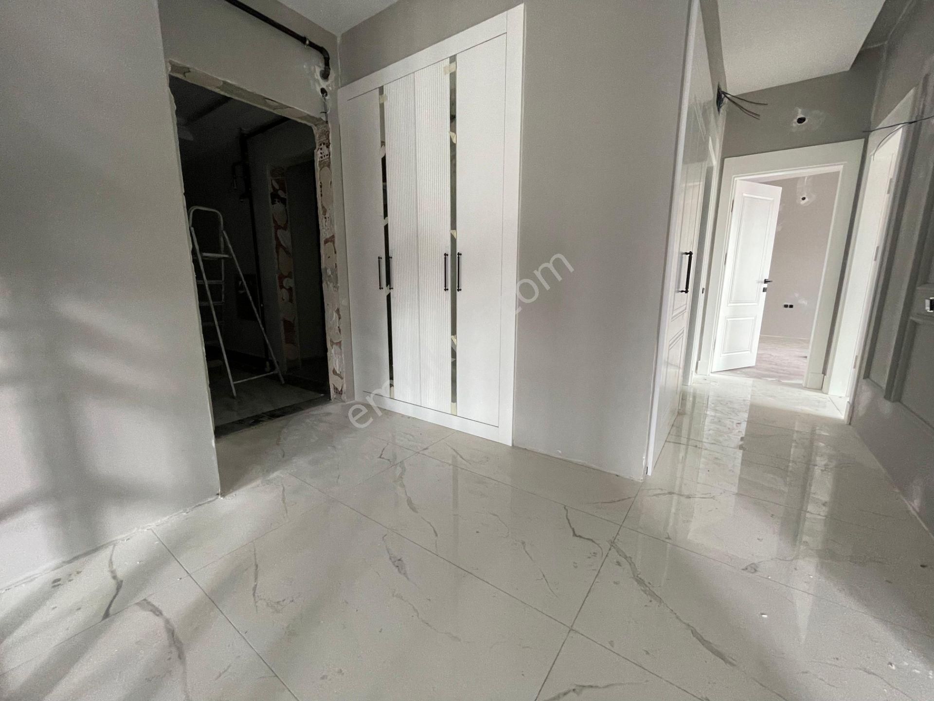 Truva // Onur Gündüzcü'den Havuzlu Lüks Site Ara Kat Satılık 2+1 - Görsel 14