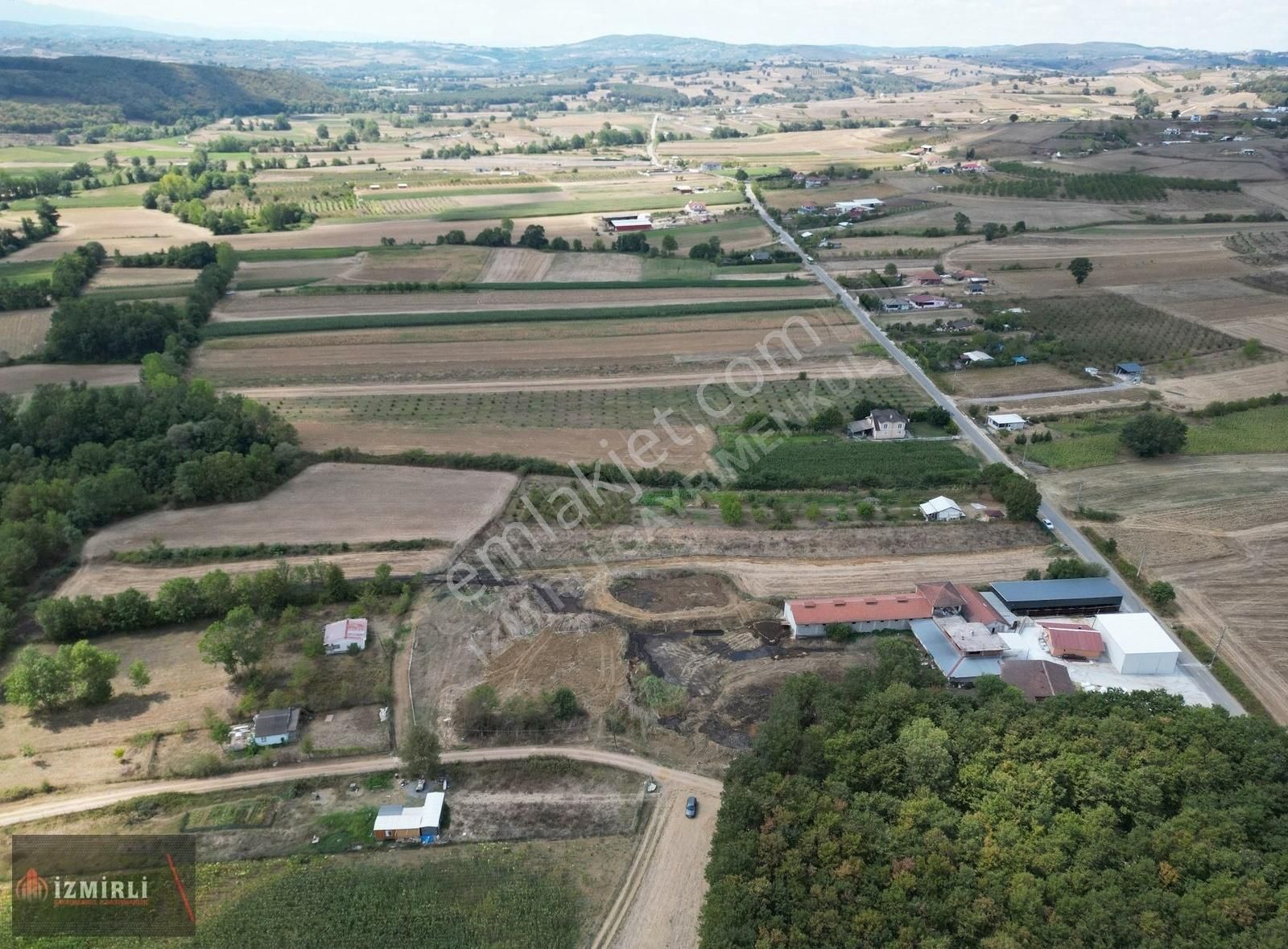 1382m2 Yola Cepheli Elektrik Ve Suyu Olan Yerleşim İçerisinde - Görsel 12