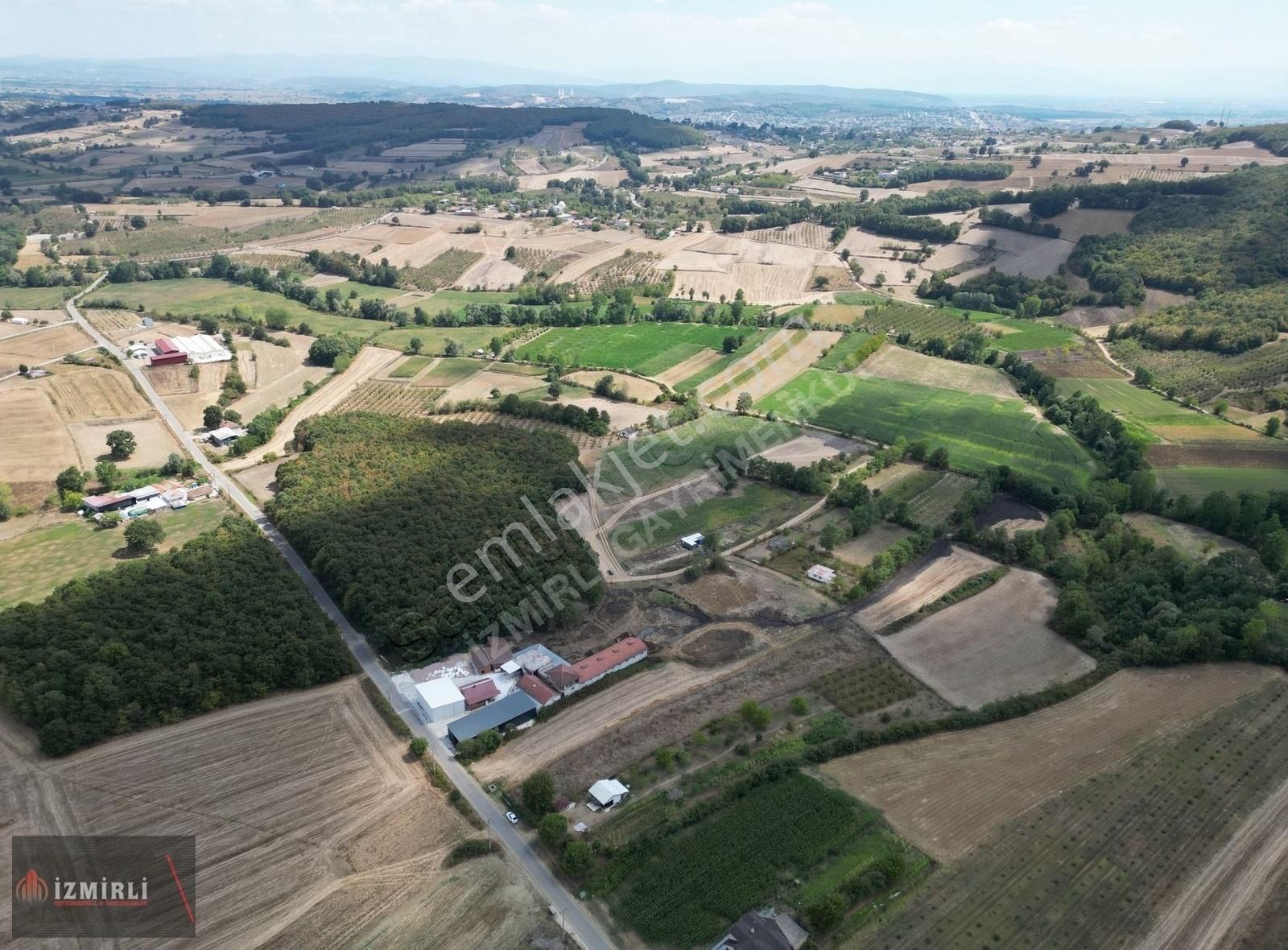 1382m2 Yola Cepheli Elektrik Ve Suyu Olan Yerleşim İçerisinde - Görsel 19