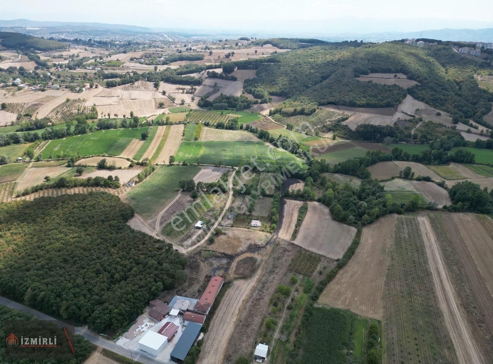 1382m2 Yola Cepheli Elektrik Ve Suyu Olan Yerleşim İçerisinde - Görsel 4