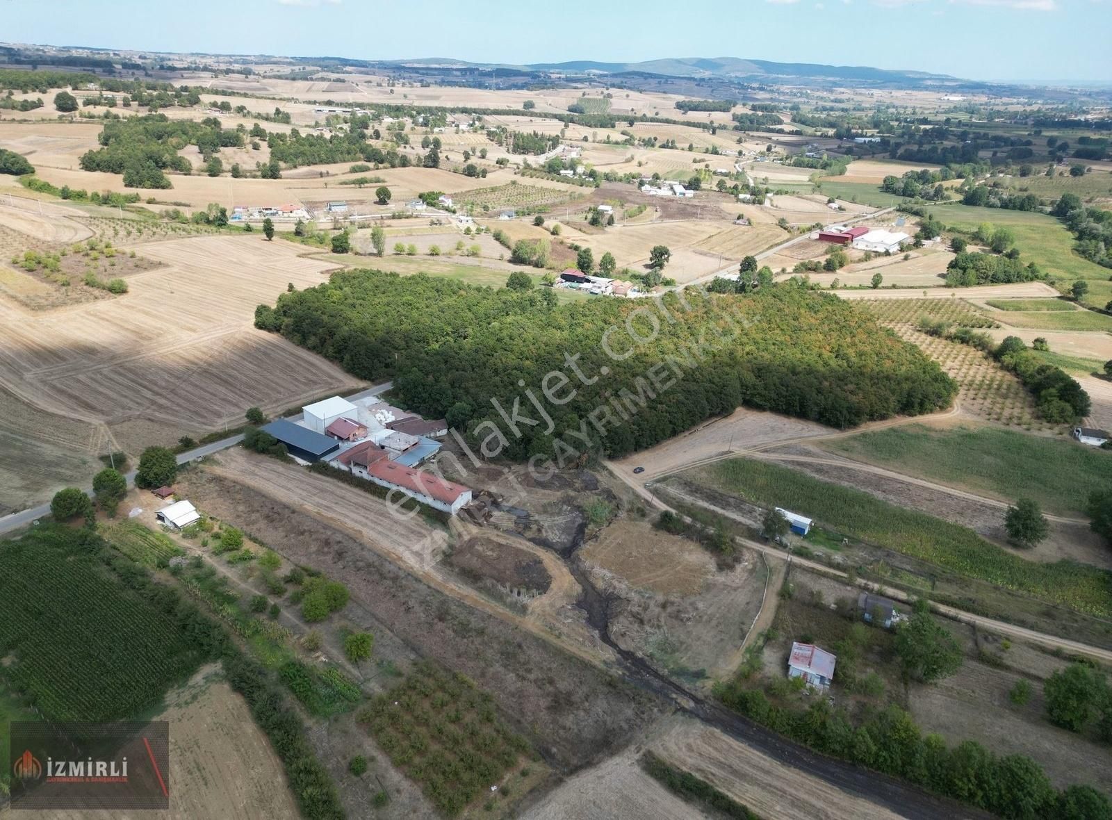 1382m2 Yola Cepheli Elektrik Ve Suyu Olan Yerleşim İçerisinde - Görsel 9