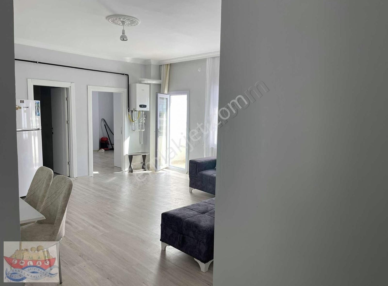 Belediye Garajı Yanı Satılık Eşyalı 1+1 Daire - Görsel 2