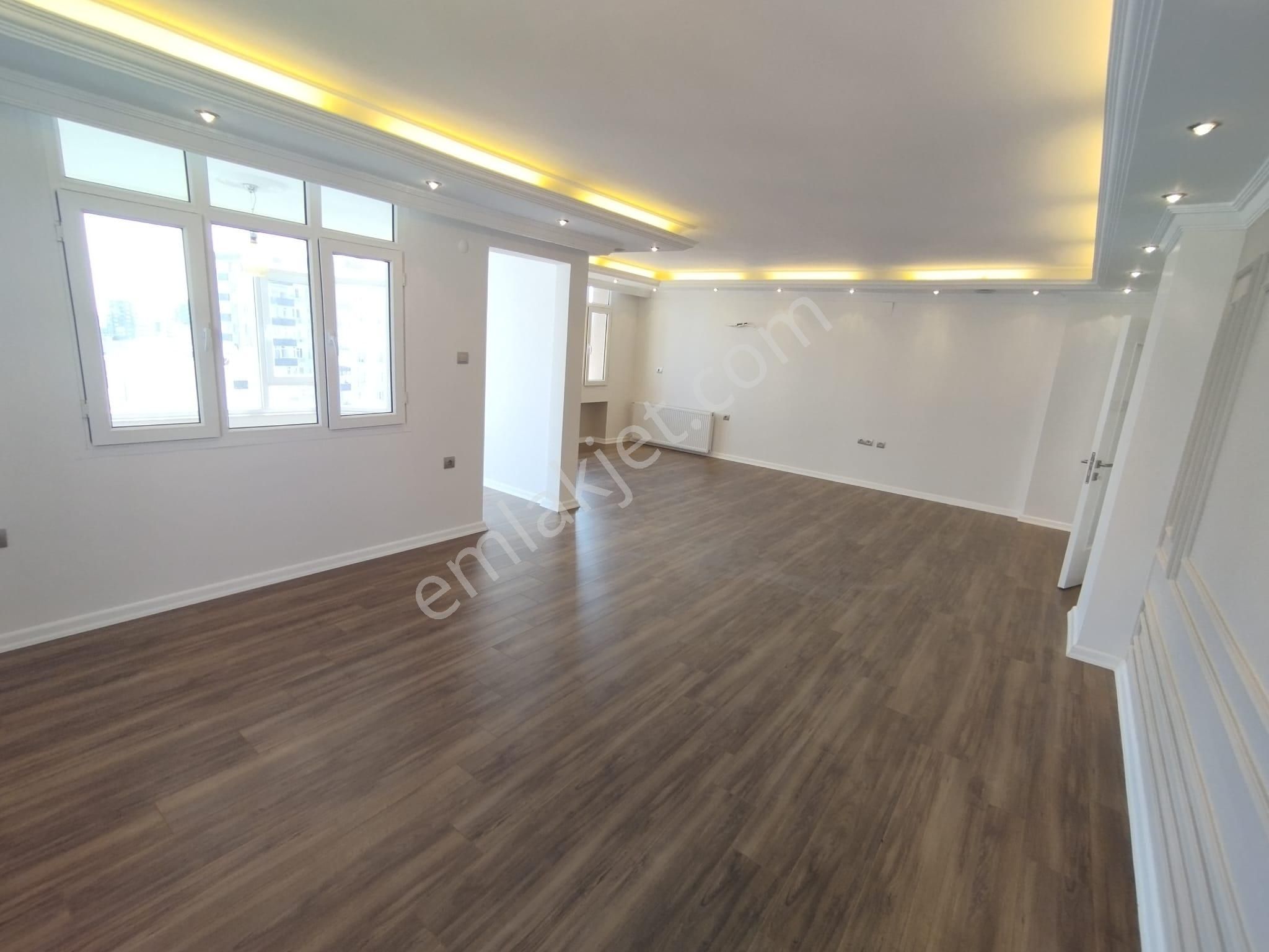 Turgut Özal İle Kenan Evren Bulvarı Kesişiminde Her Kat Tek Daire 4+1 Lüks Daire - Görsel 3