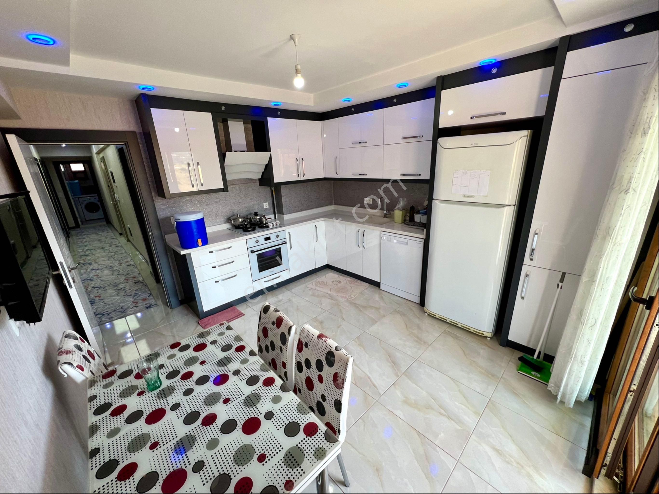 1200 Evlerde 3+1 155m2 Doğa Manzaralı Satılık Daire