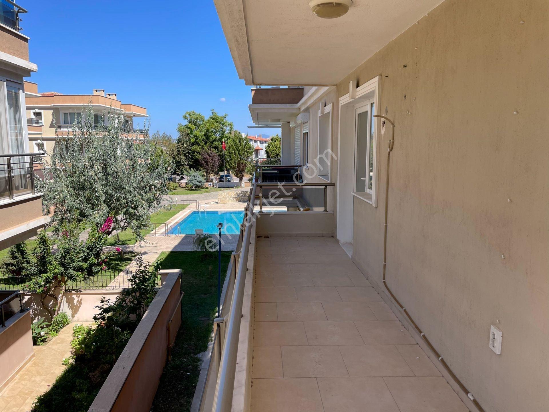 Yeni Foça Merkez Eftelya Sitesi Geniş Tip Ara Kat 3+1 Daire - Görsel 6