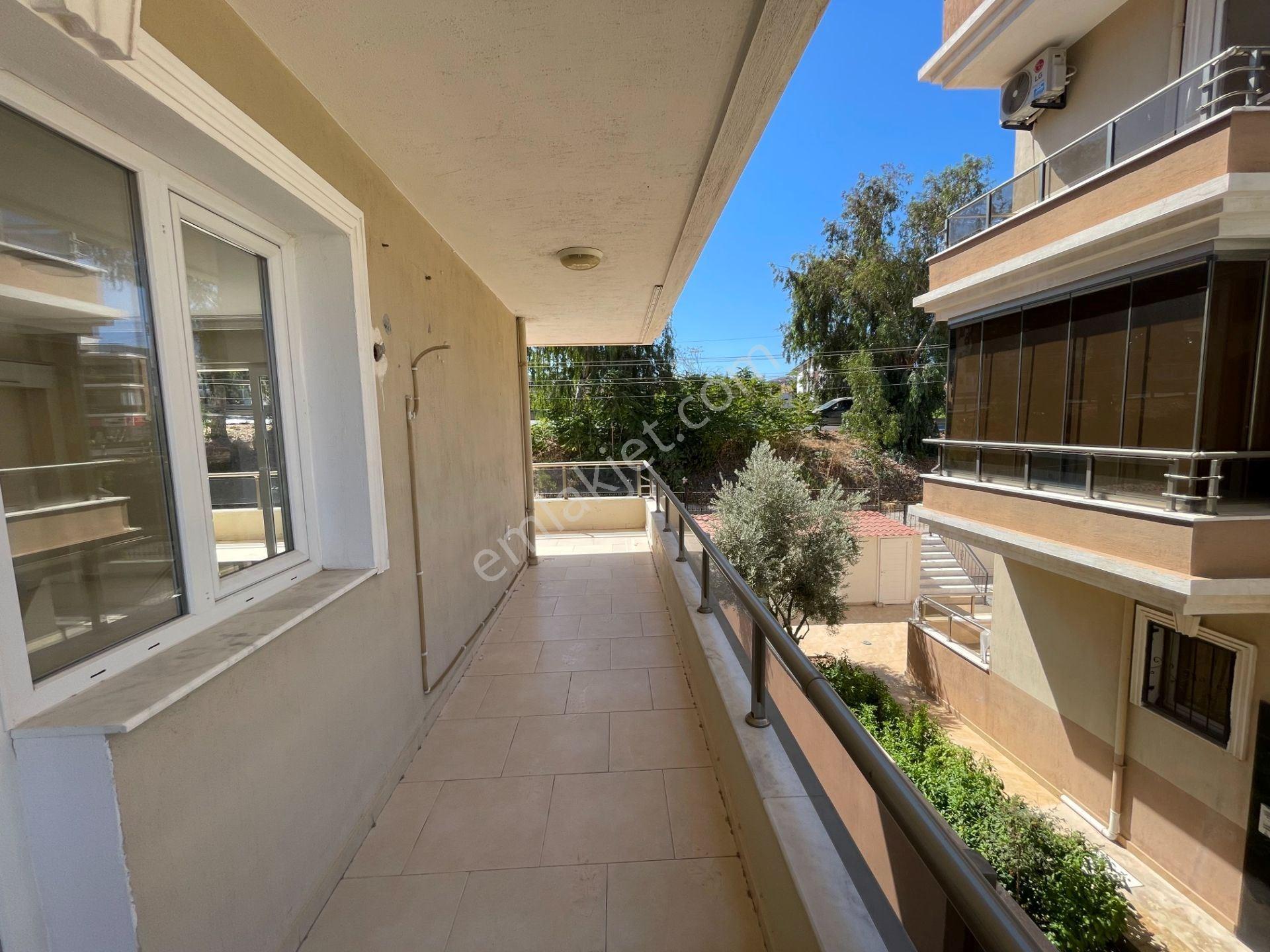 Yeni Foça Merkez Eftelya Sitesi Geniş Tip Ara Kat 3+1 Daire - Görsel 8