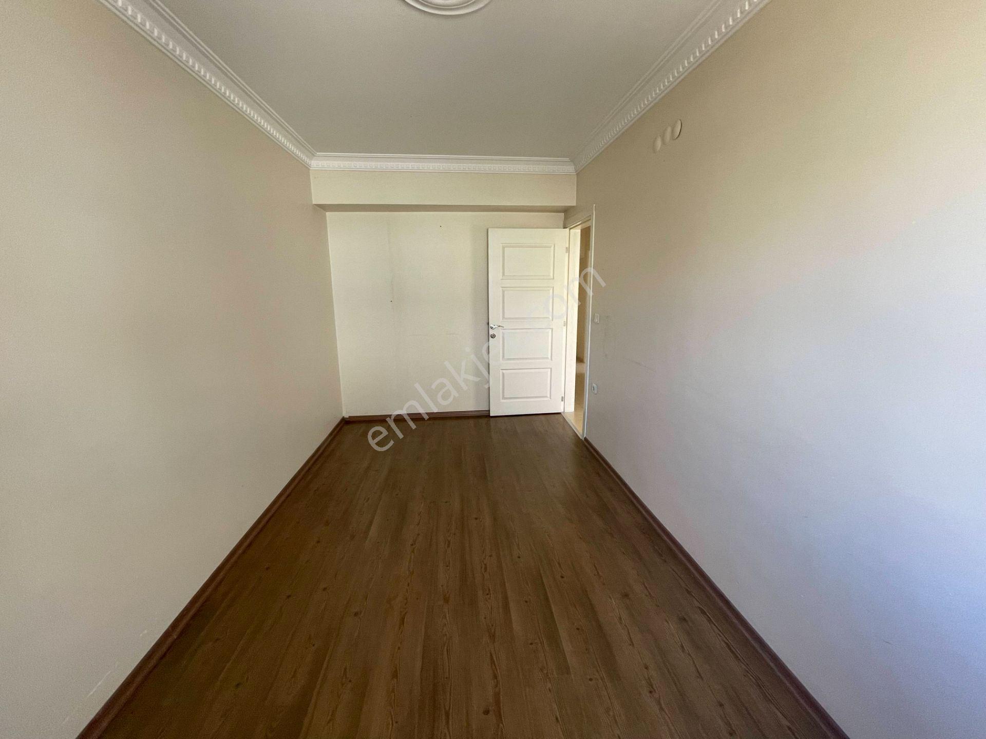 Yeni Foça Merkez Eftelya Sitesi Geniş Tip Ara Kat 3+1 Daire - Görsel 10