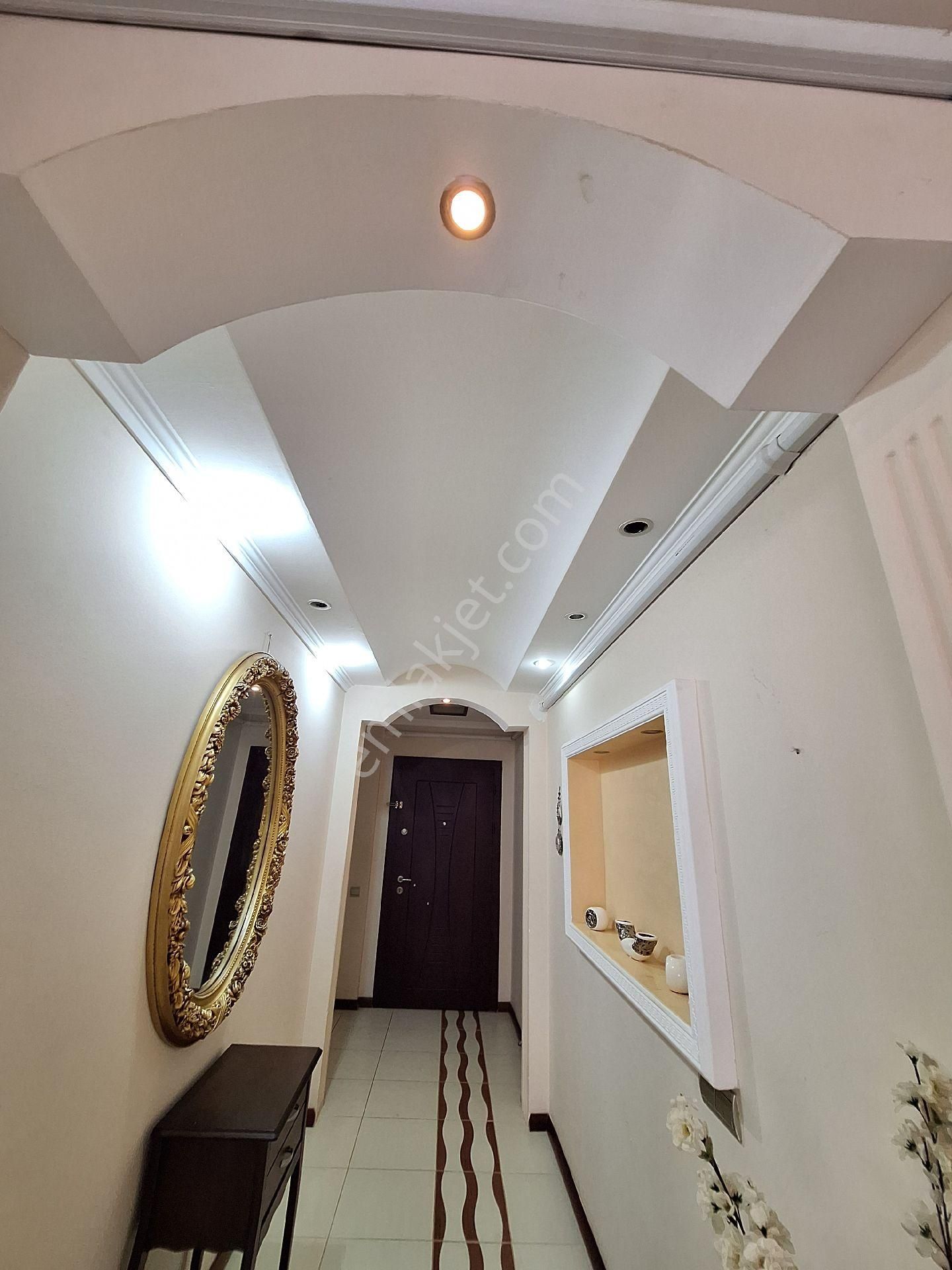 Kuşadası Ege Mahallesinde Havuzlu Doğalgaz Isıtmalı Rezidans 3+1 Eşyalı/eşyasız Kiralık Daire - Görsel 26
