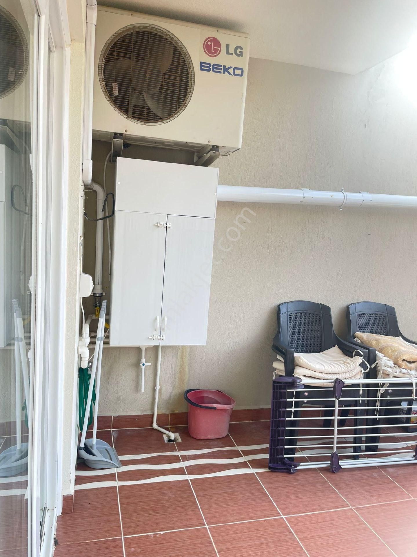 Kuşadası Ege Mahallesinde Havuzlu Doğalgaz Isıtmalı Rezidans 3+1 Eşyalı/eşyasız Kiralık Daire - Görsel 33