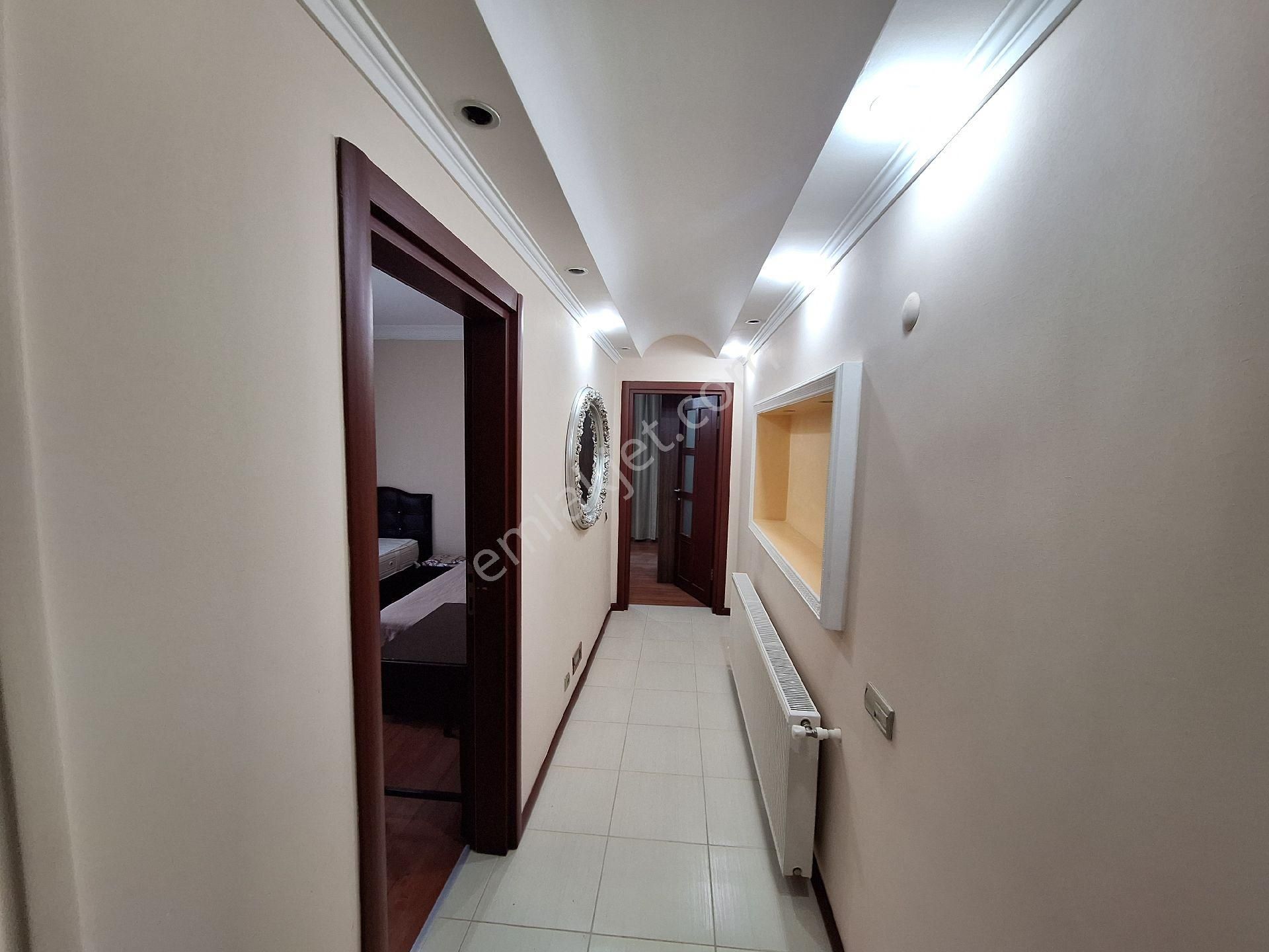 Kuşadası Ege Mahallesinde Havuzlu Doğalgaz Isıtmalı Rezidans 3+1 Eşyalı/eşyasız Kiralık Daire - Görsel 16