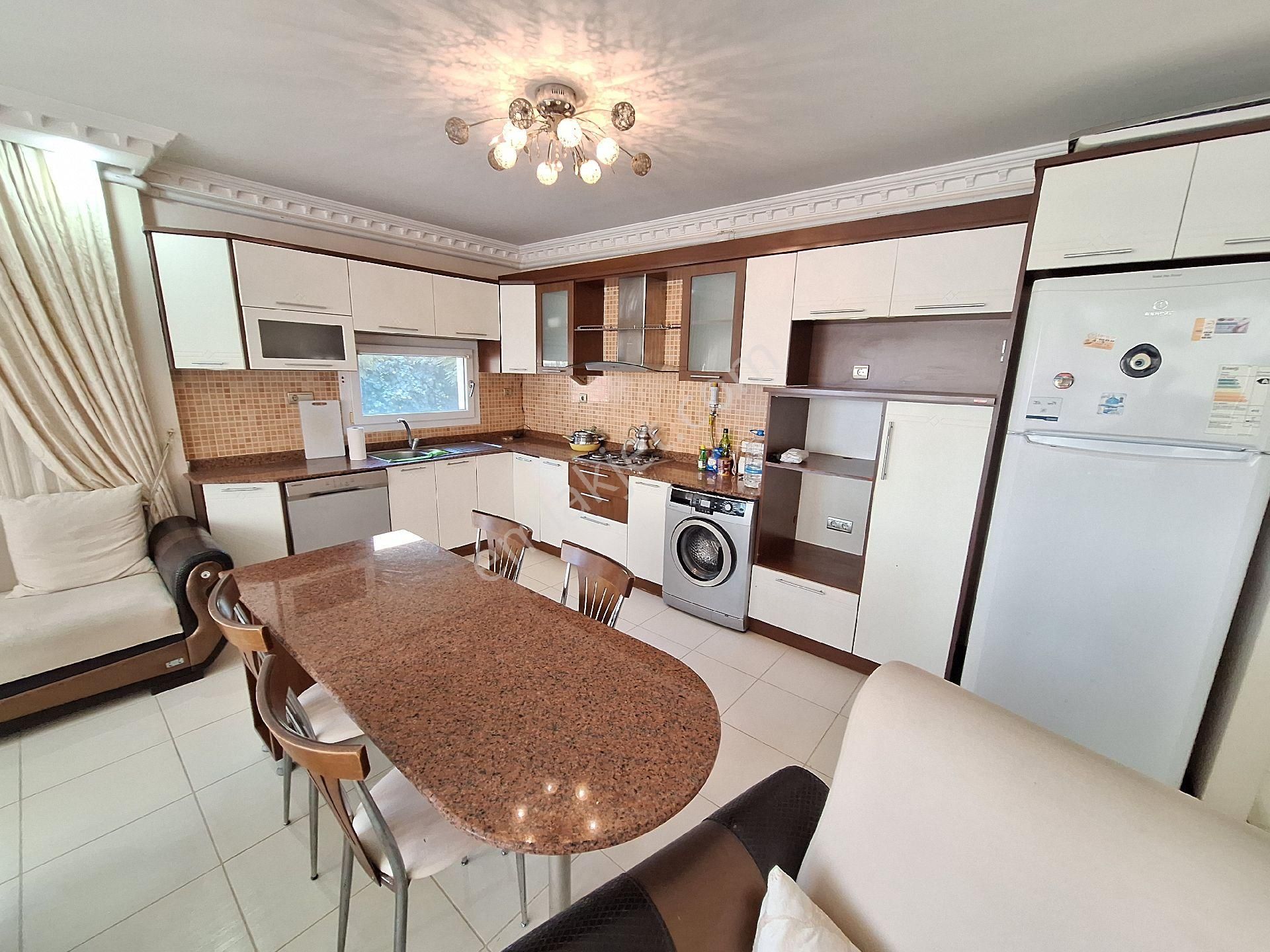 Kuşadası Ege Mahallesinde Havuzlu Doğalgaz Isıtmalı Rezidans 3+1 Eşyalı/eşyasız Kiralık Daire - Görsel 4