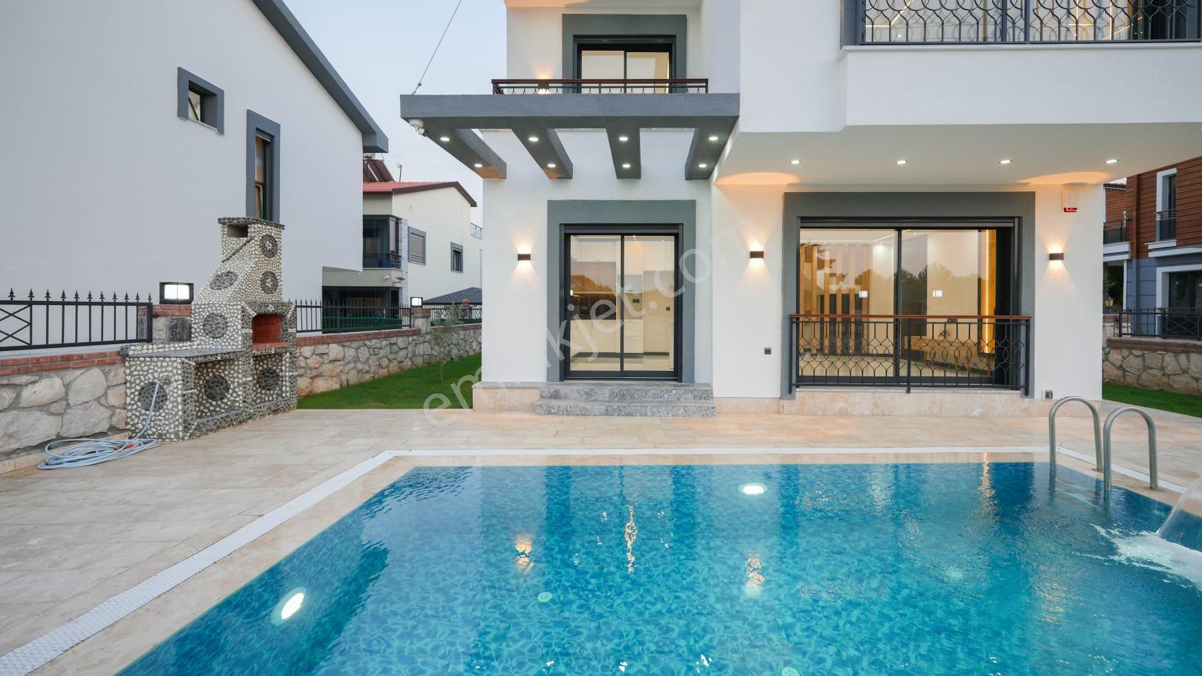 Aydın Didim Altınkum Yeşilkent Yolu 5+1 Satılık Villa - Görsel 12