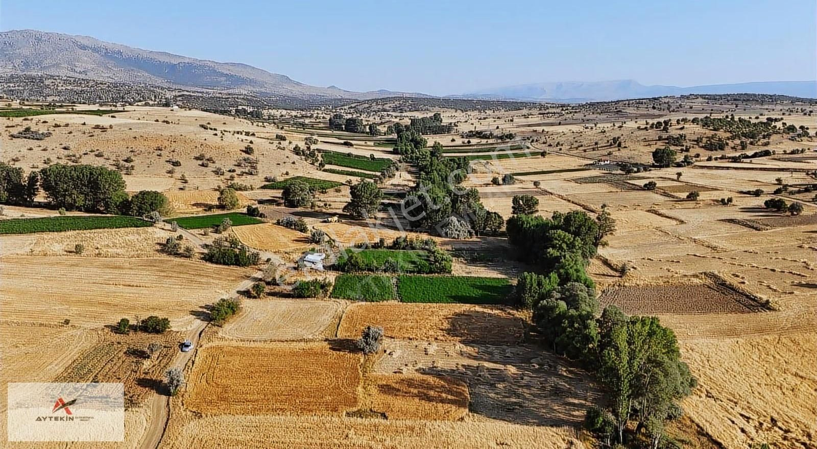 Kilistra Da Müstakil Yolu Var Dereye Cephe Sulak 1.144 M² Bahçe