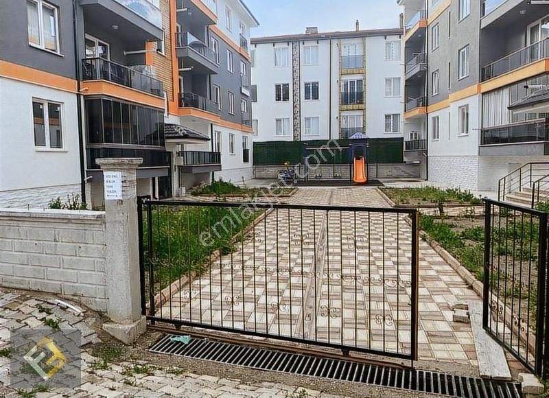 Furkan Emlaktan Şirinevler Mah. Kaçırılmayacak 4+1 Lüx Daire - Görsel 2