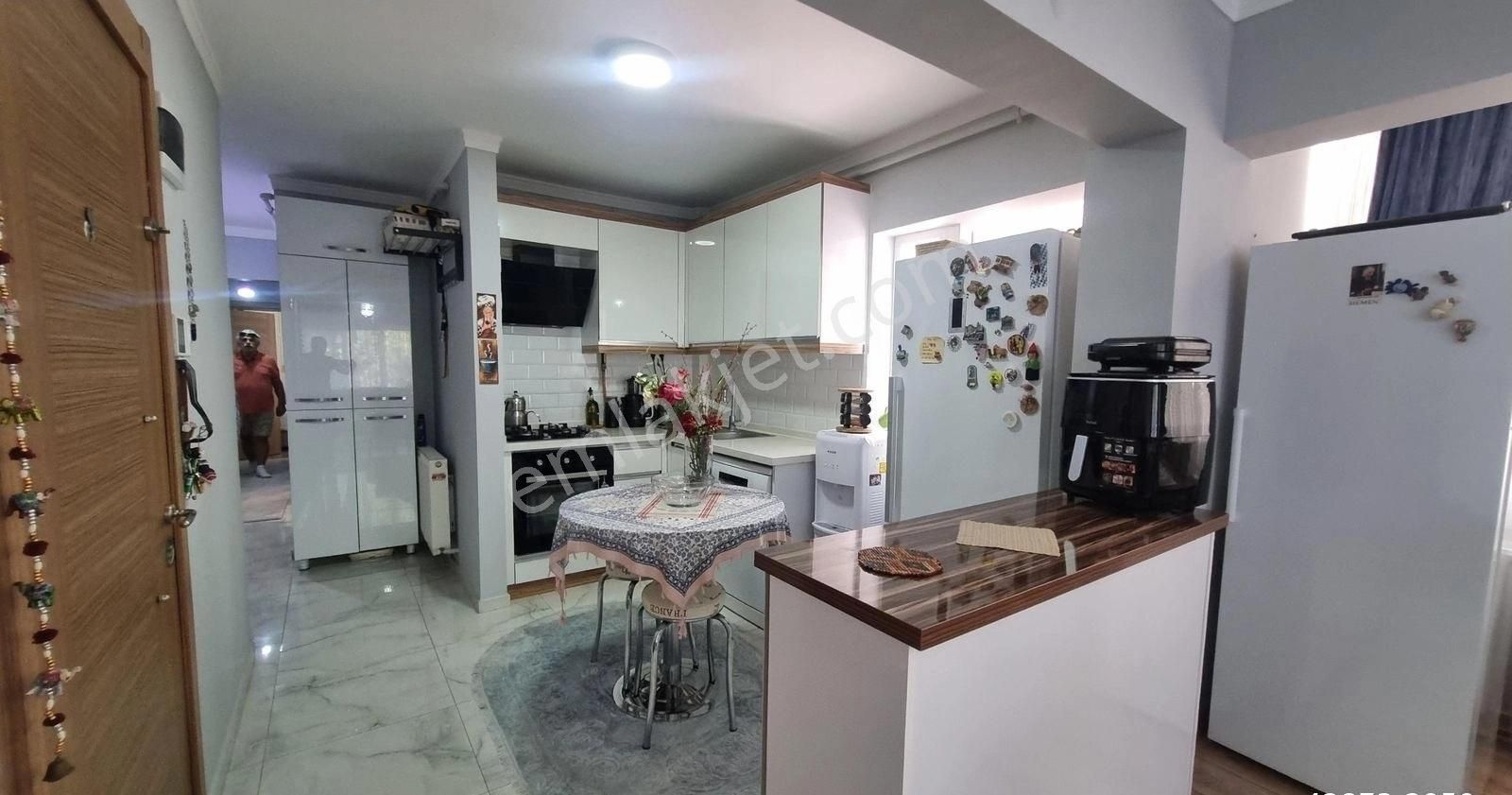 Bostanlıda Sahile Yakın İçi Full Yapılı 3+1 Satılık Daire - Görsel 6