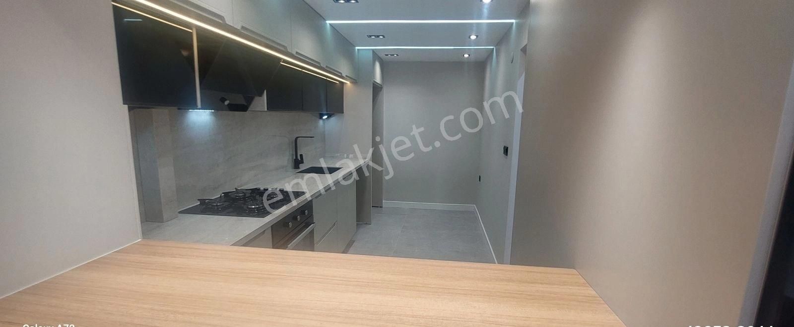 Bostanlı Merkezde İçi Full Yapılı 3+1 Satılık Daire - Görsel 9