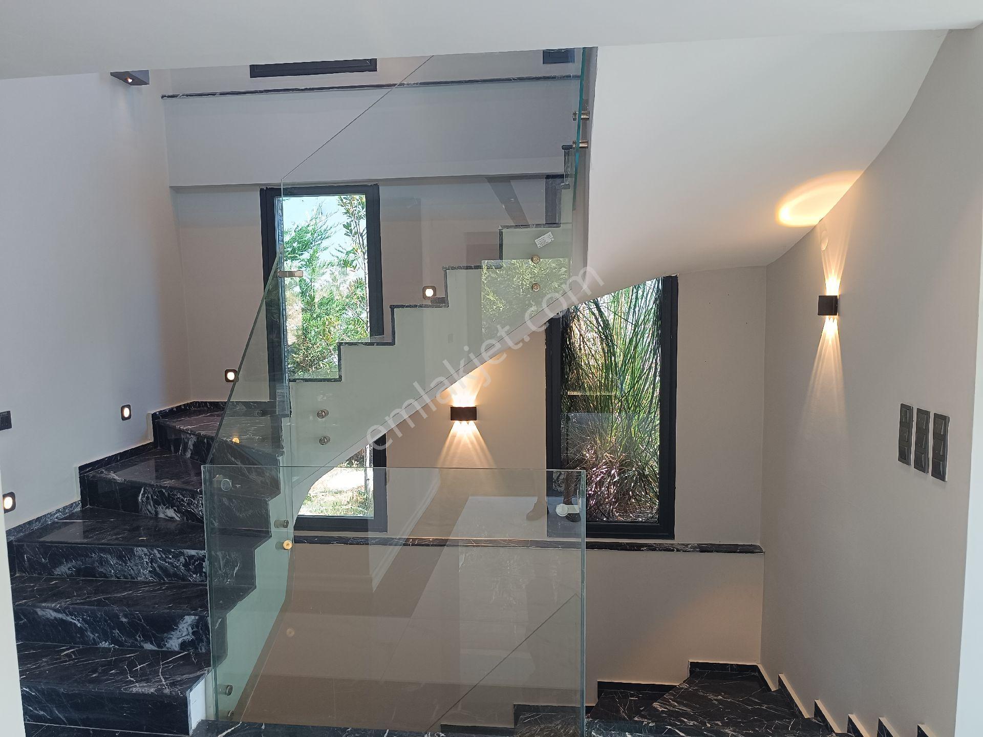 Kuşadası Soğucak Hamam Sauna Tek Müstakil Özel Havuzlu 5+1 Satılık Villa - Görsel 19