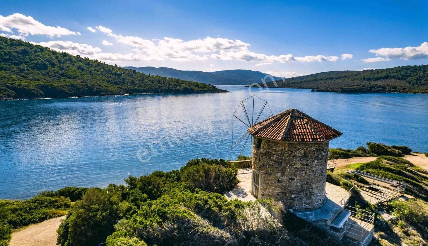 Milas Boğaziçi'nde Deniz Manzaralı Bahçeli Satılık Tripleks Müstakil Ev - Görsel 25