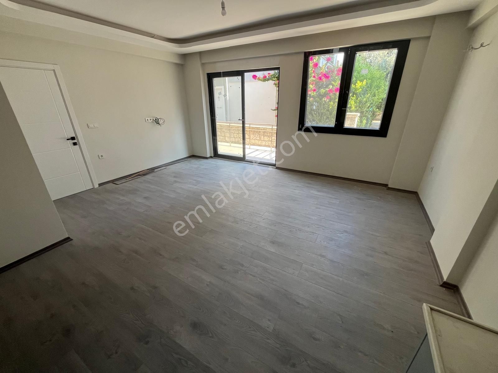 Goldhouse Dan Satılık Daire Sıfır Merkezi Konumda 2+1 Bahçe Katı - Görsel 3