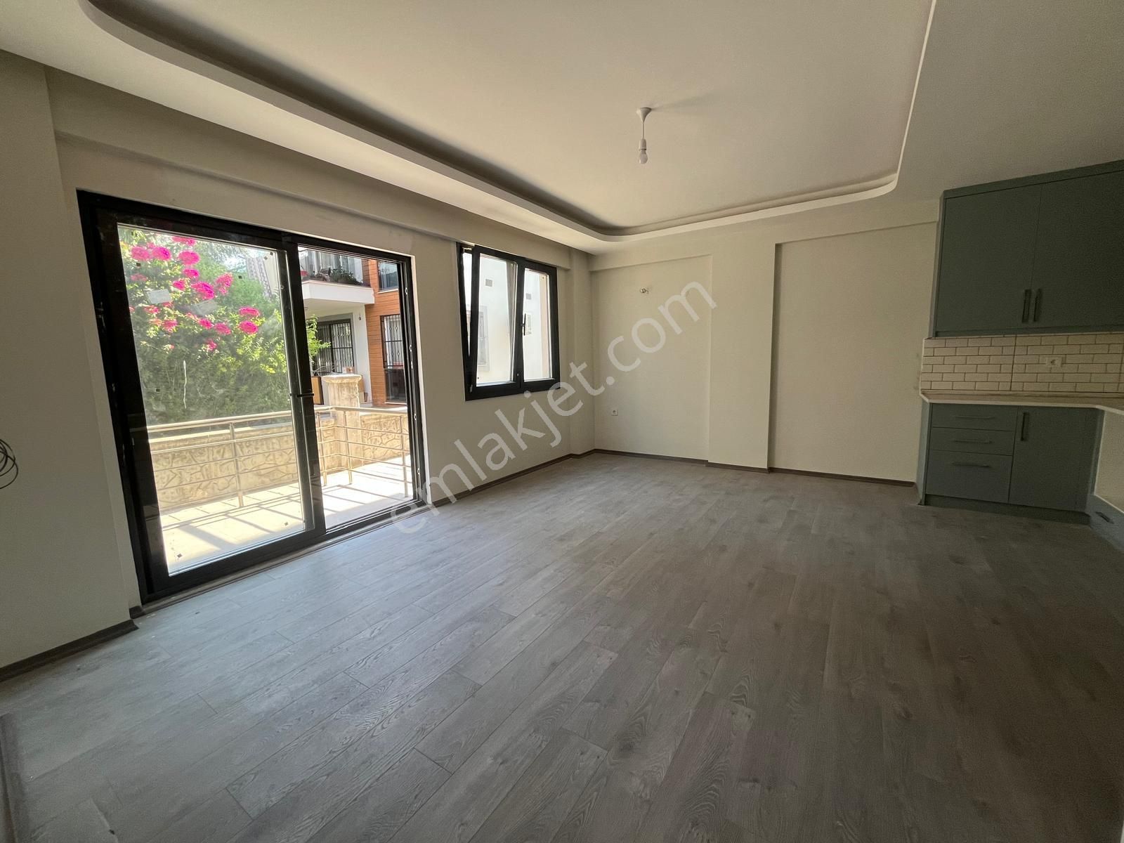 Goldhouse Dan Satılık Daire Sıfır Merkezi Konumda 2+1 Bahçe Katı