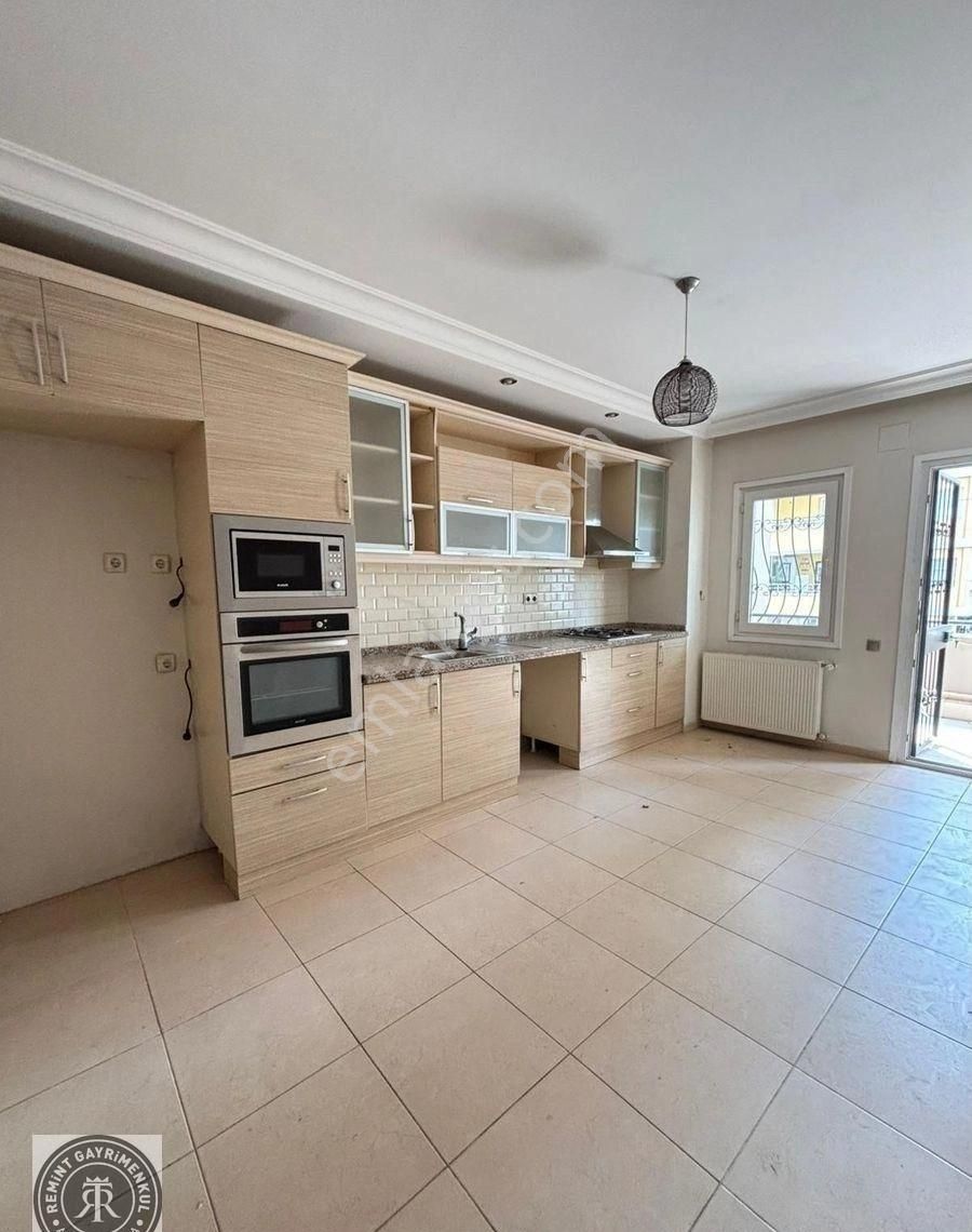 Remint’den Yurt Mahallesinde Geniş 4+1 Kapalı Mutfak Çift Banyolu Dirrk Hasarsız Satılık Daire!!! - Görsel 8