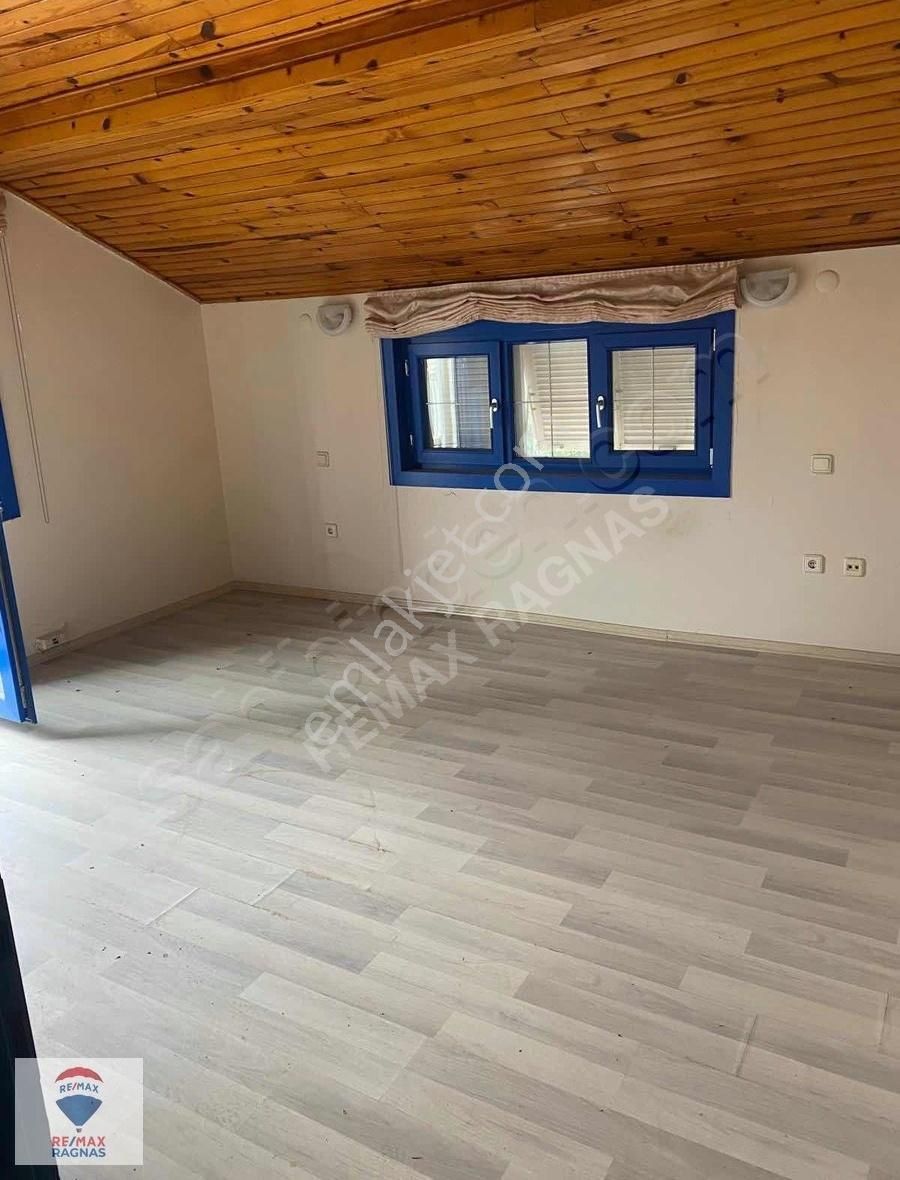 Tuzla Aydınlı Da Müstakil 3 Hatlı Havuzlu Eşsiz Fırsat Villa - Görsel 23